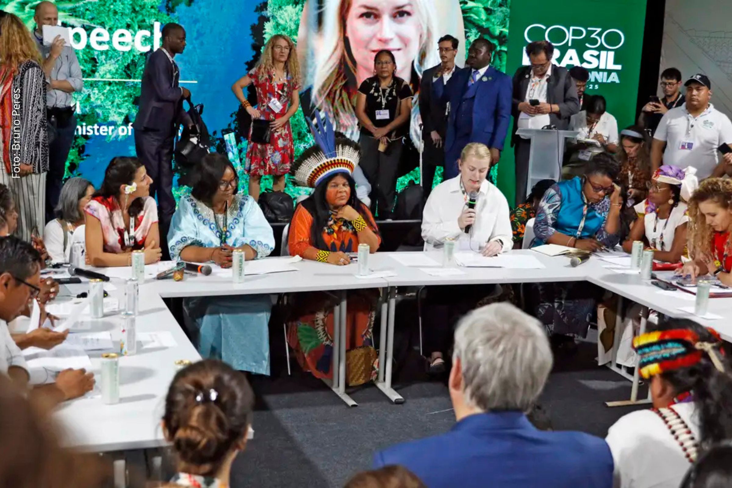 Iniciativa internacional reúne países e filantropias para ampliar direitos fundiários e financiar proteção de terras.