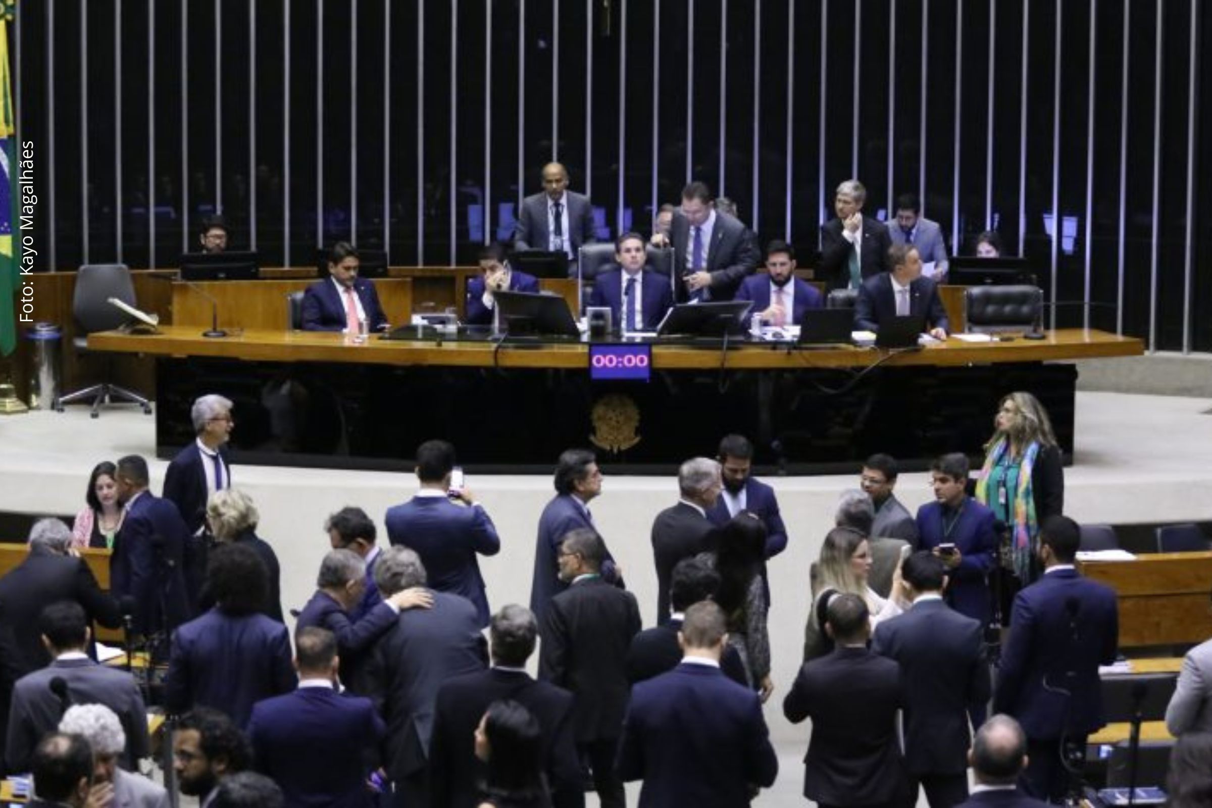 Projeto endurece punições, amplia restrições para condenados e gera divergências entre Executivo e Parlamento.