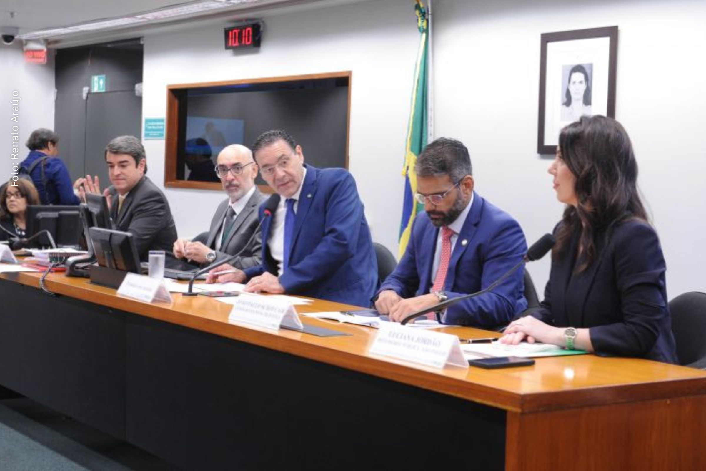 Debate no Congresso destaca uso da IA no Judiciário com exigência de supervisão humana permanente