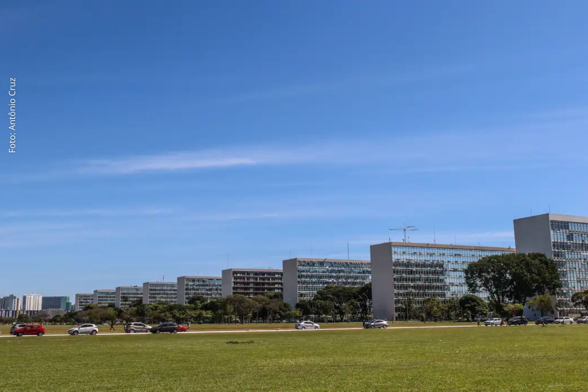 Relatório do 5º bimestre aponta queda no bloqueio e avanço no contingenciamento.