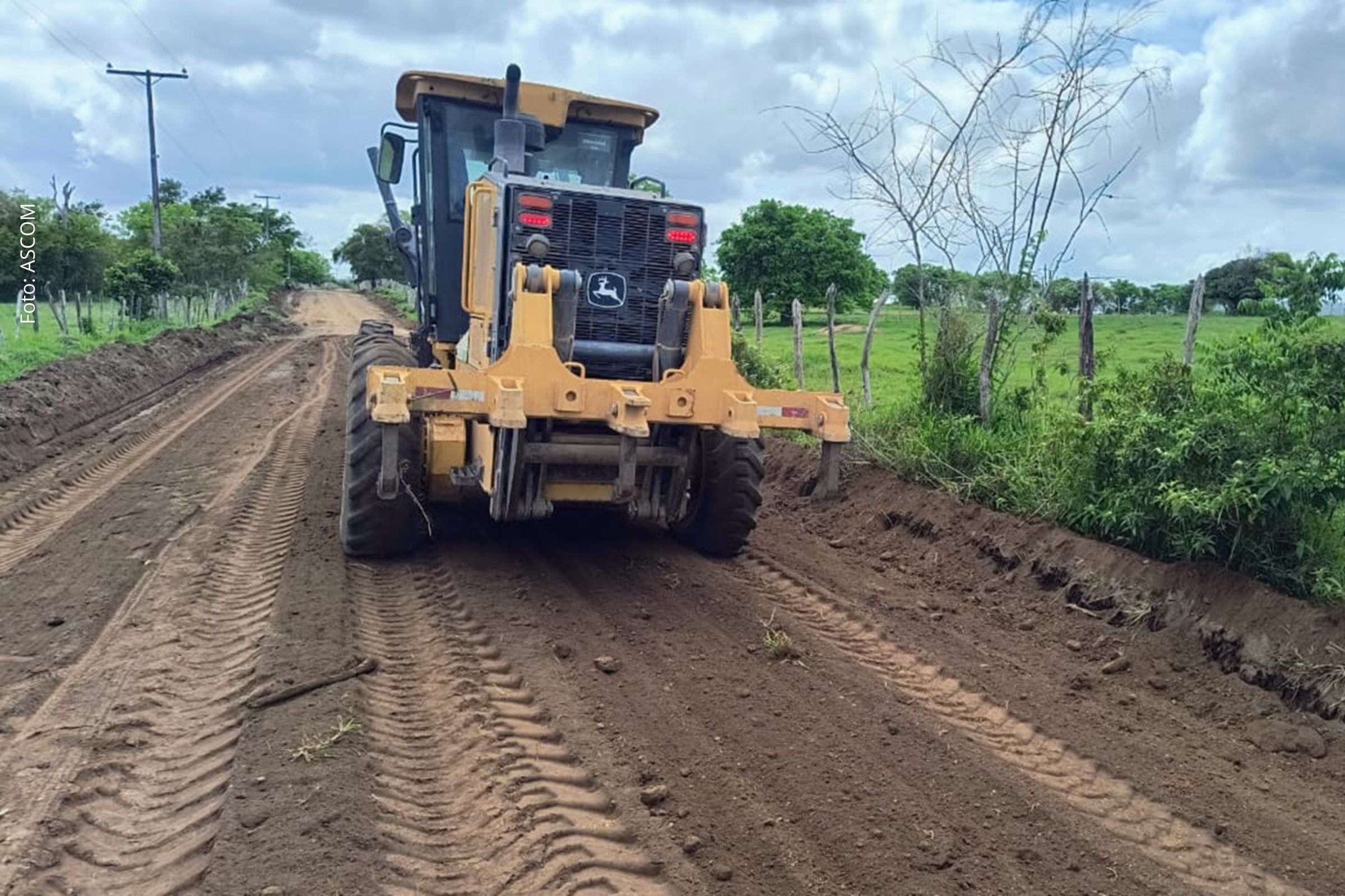 SOMA intensifica manutenção viária nos distritos rurais e amplia ações de recuperação de pavimentação em Feira de Santana