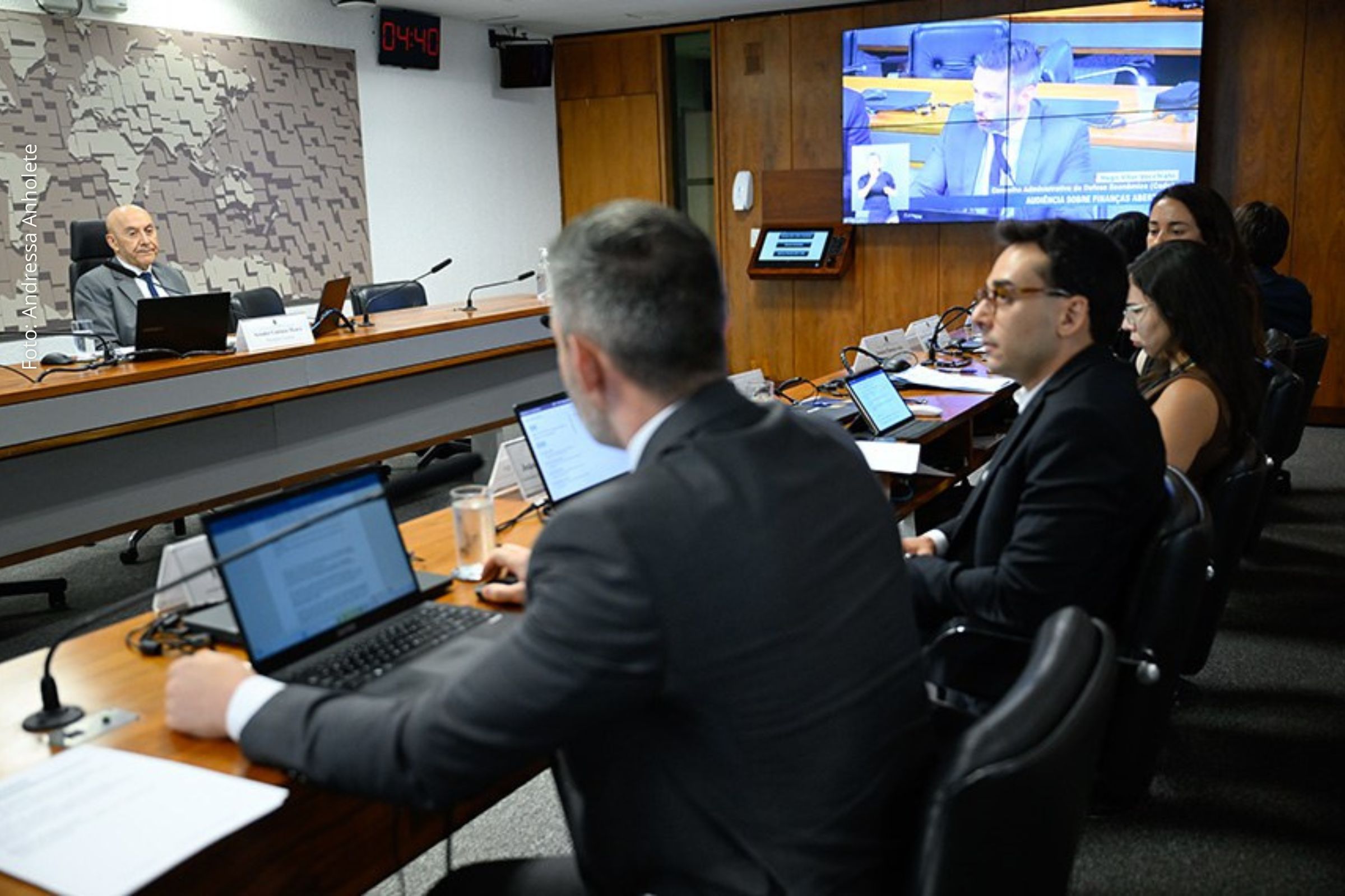 Debate no Senado analisa regulamentação do compartilhamento de dados no sistema financeiro, seguros e mercado de capitais.