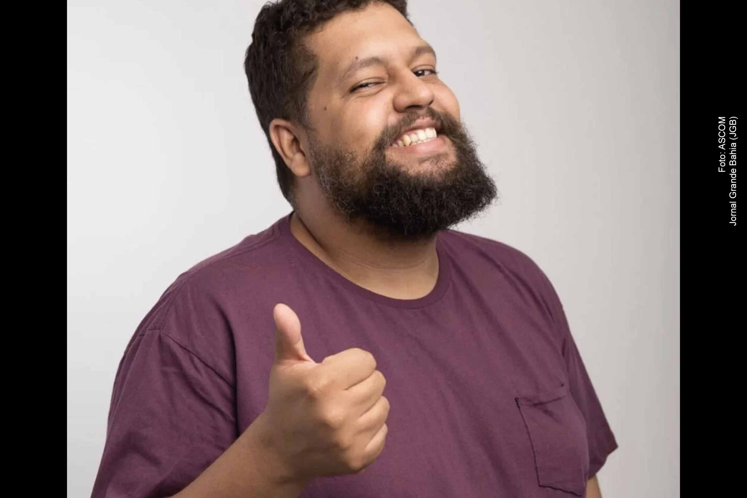 Santo Estêvão encerra Novembro Negro 2025 com palestra-espetáculo de Matheus Buente, vencedor do Prêmio Paulo Gustavo