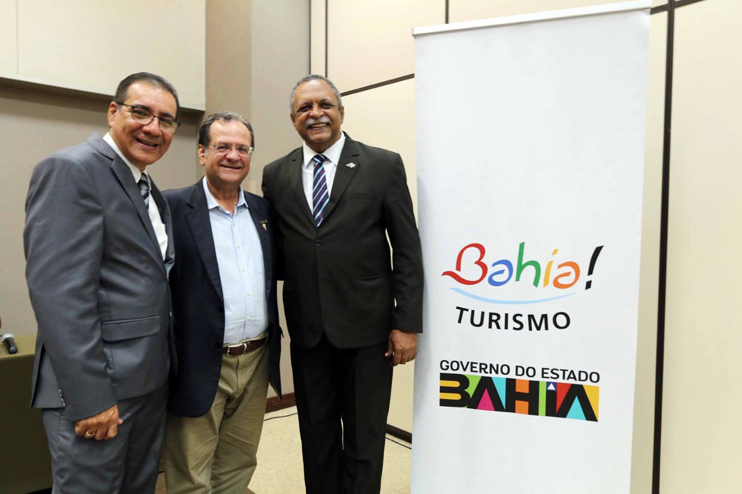 Rogério Ribeiro assume presidência da Abav Bahia e promete fortalecer integração do turismo baiano com apoio da Setur