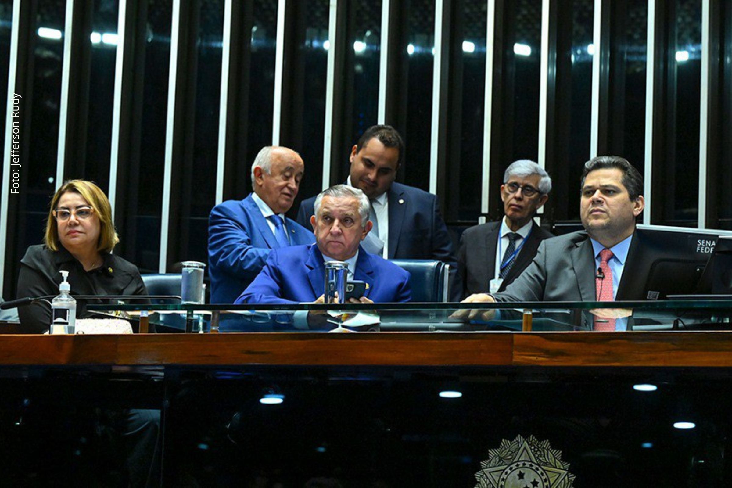 Criminalização de bloqueio de ruas, novas diretrizes contra o câncer e regras trabalhistas para árbitros avançam no Senado