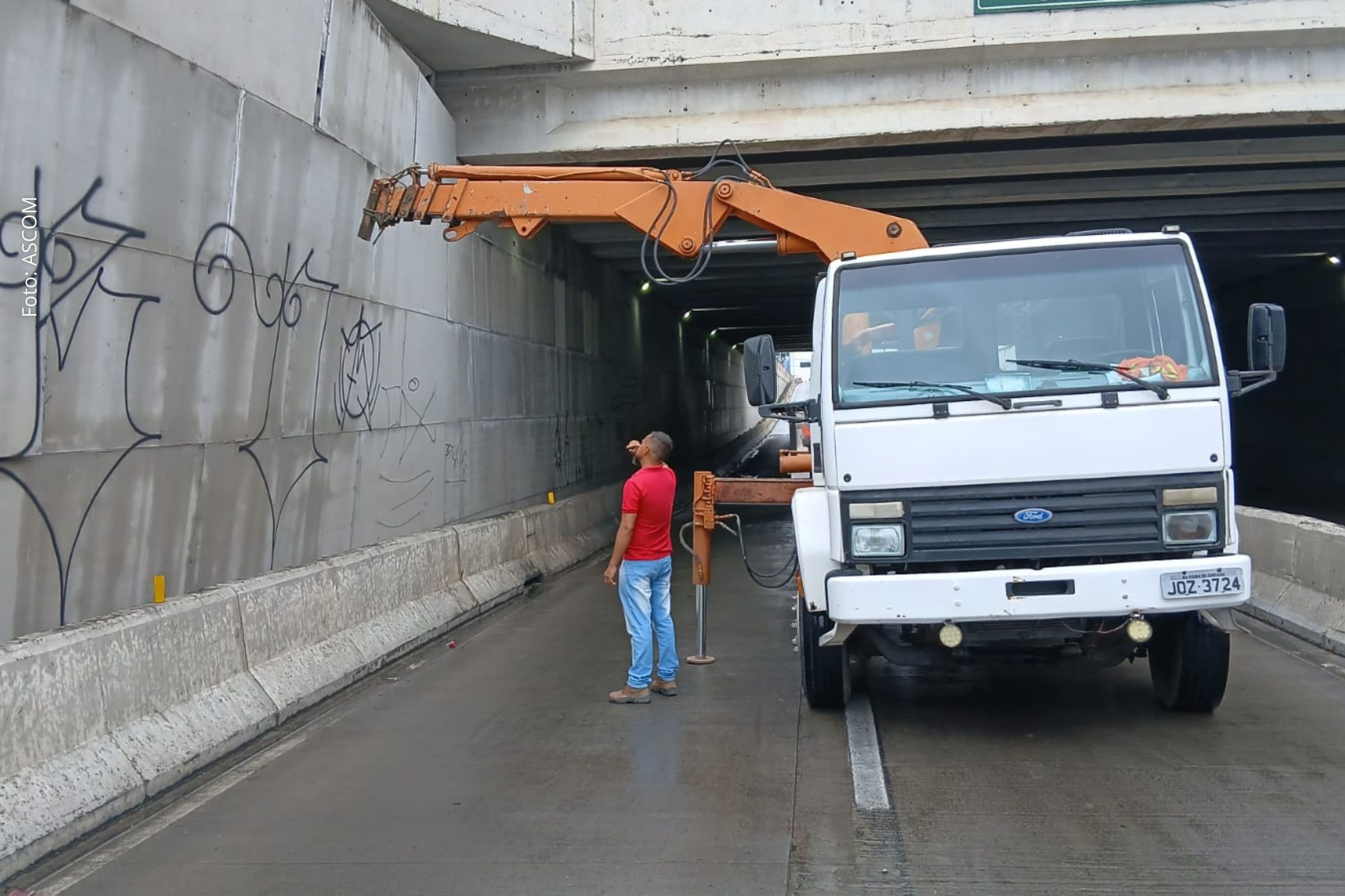 Estrutura lateral do túnel Divaldo Franco apresentou danos e motivou ação emergencial da SMT.