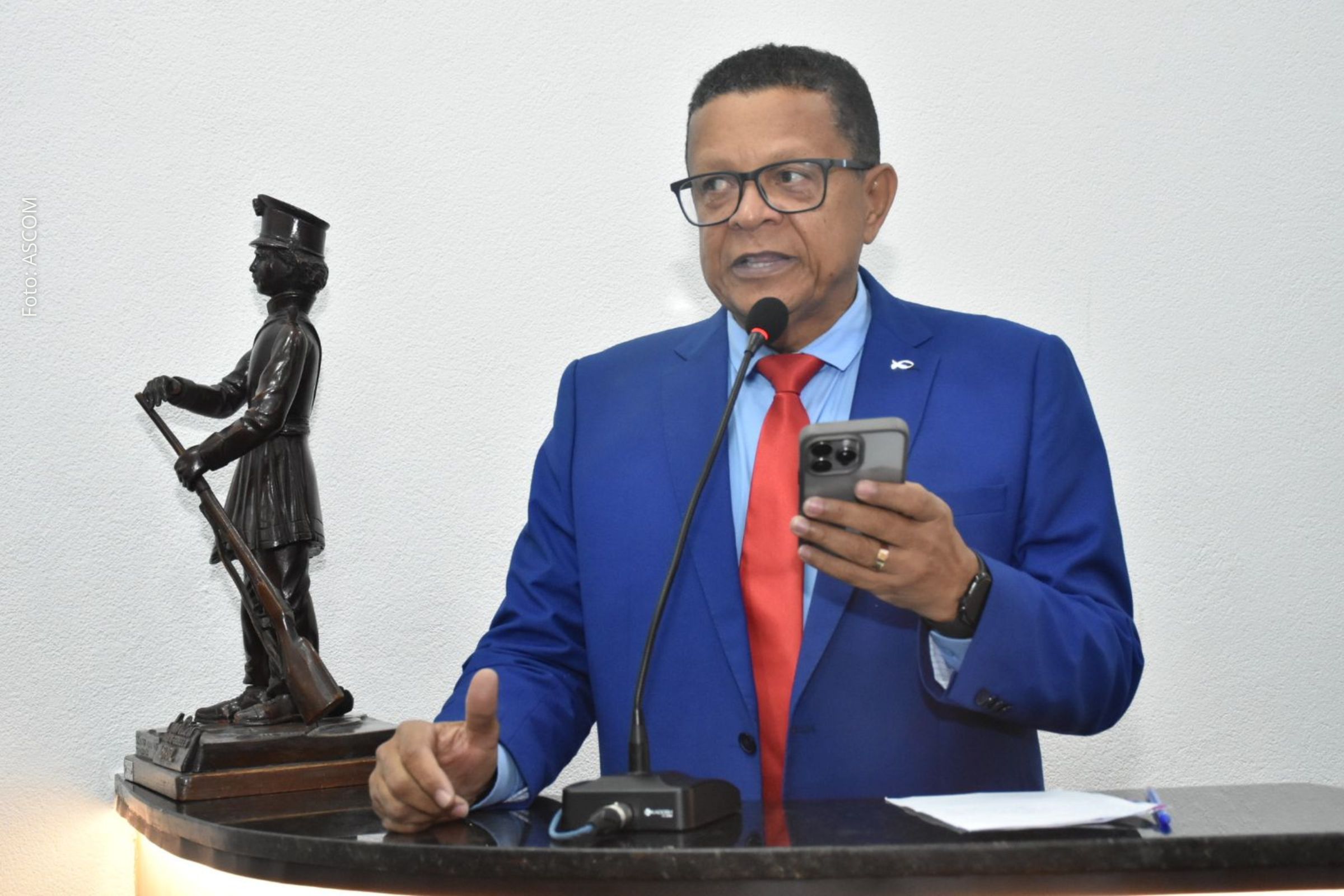 Padronização de calçadas, pavimentação e sinalização viária são cobradas para o Bairro Baraúnas e região do 35 BI em Feira de Santana