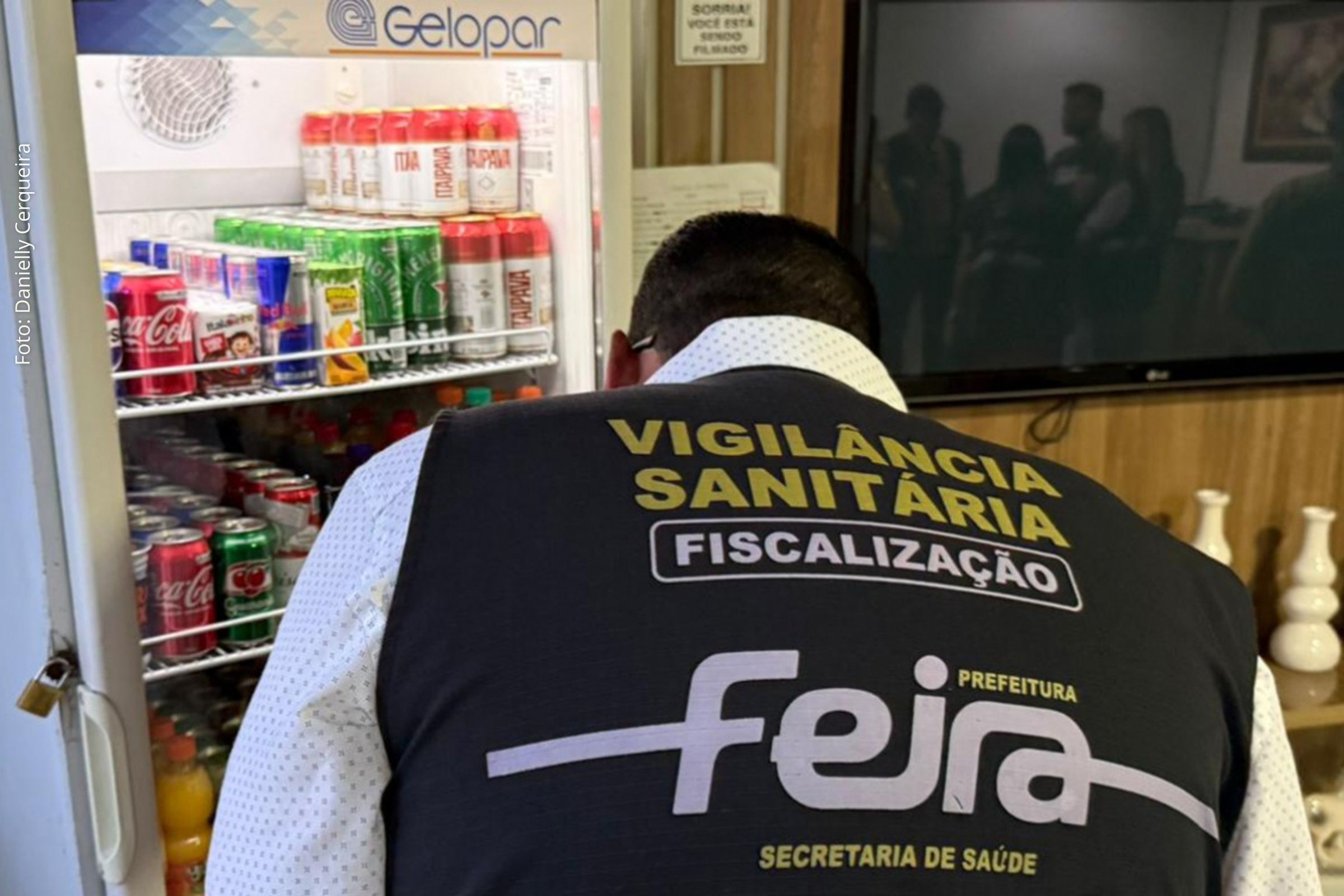 Operação conjunta fiscalizou estabelecimentos e reforçou medidas de segurança, prevenção e ordenamento urbano na região do terminal rodoviário.