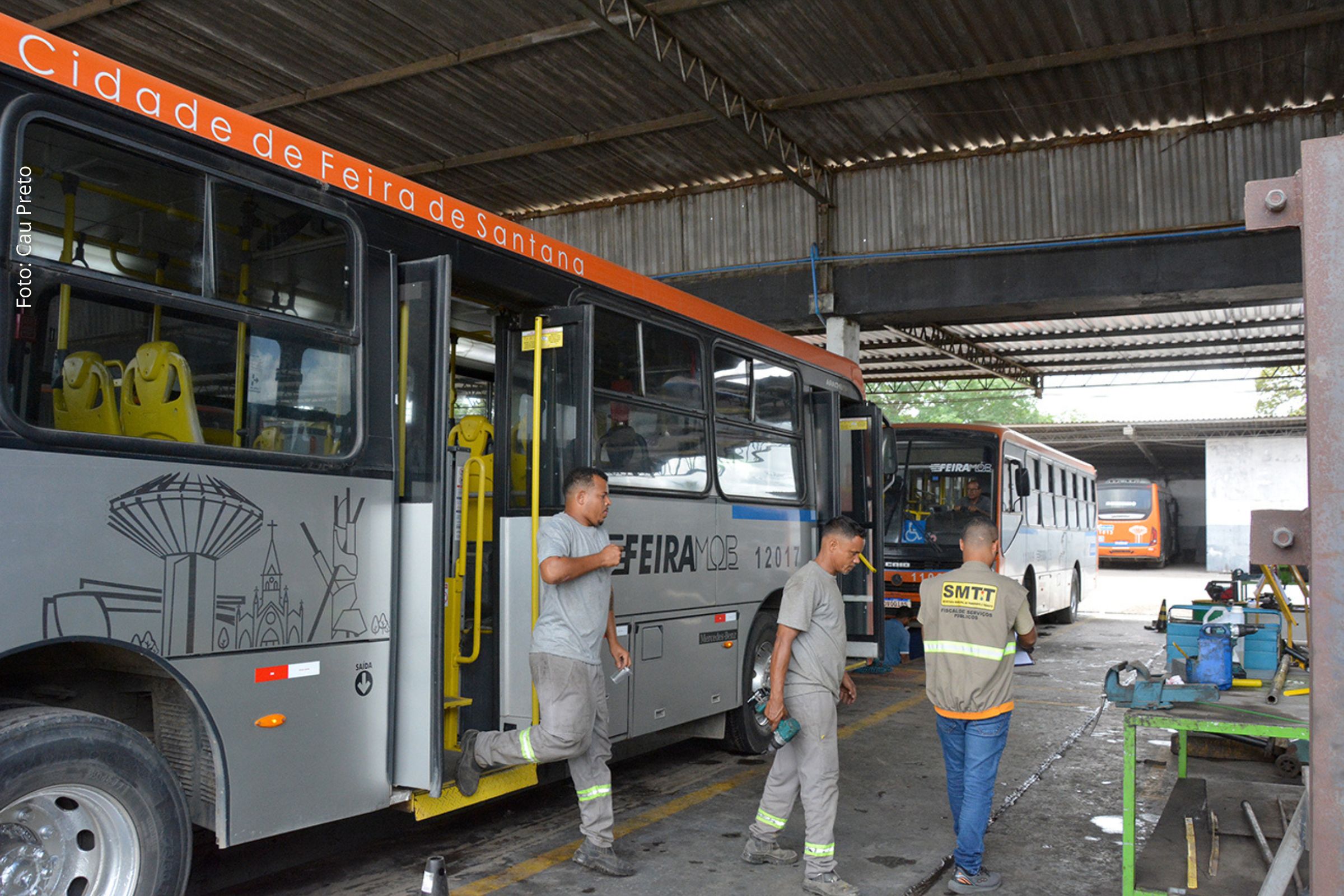 Inspeção anual verifica condições de segurança e mecânica dos veículos do transporte coletivo urbano e distrital.