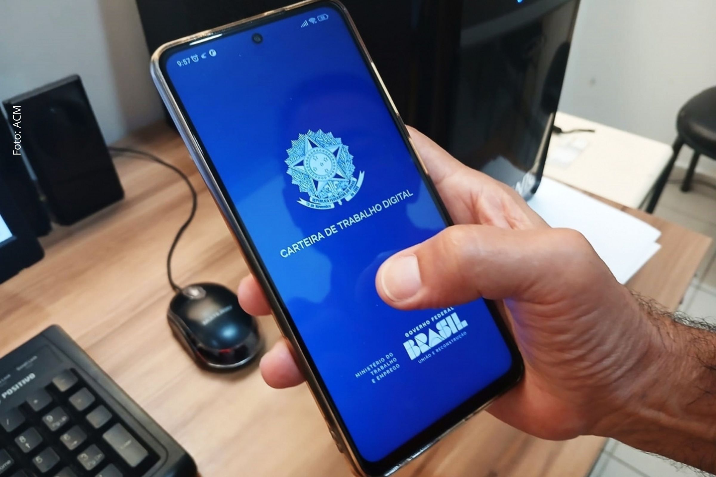 Casa do Trabalhador inicia semana com mutirão de 100 vagas para a Atento e oferta de mais de 200 oportunidades de emprego em Feira de Santana