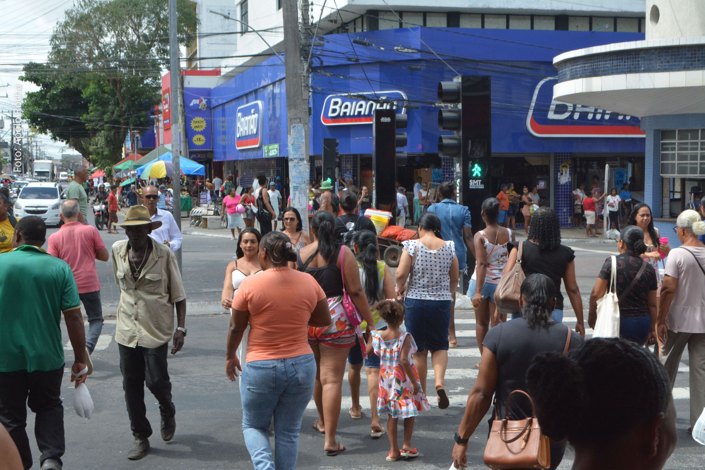 Medida reúne acordo sindical e autorização municipal para atender ao aumento da demanda no período de compras.