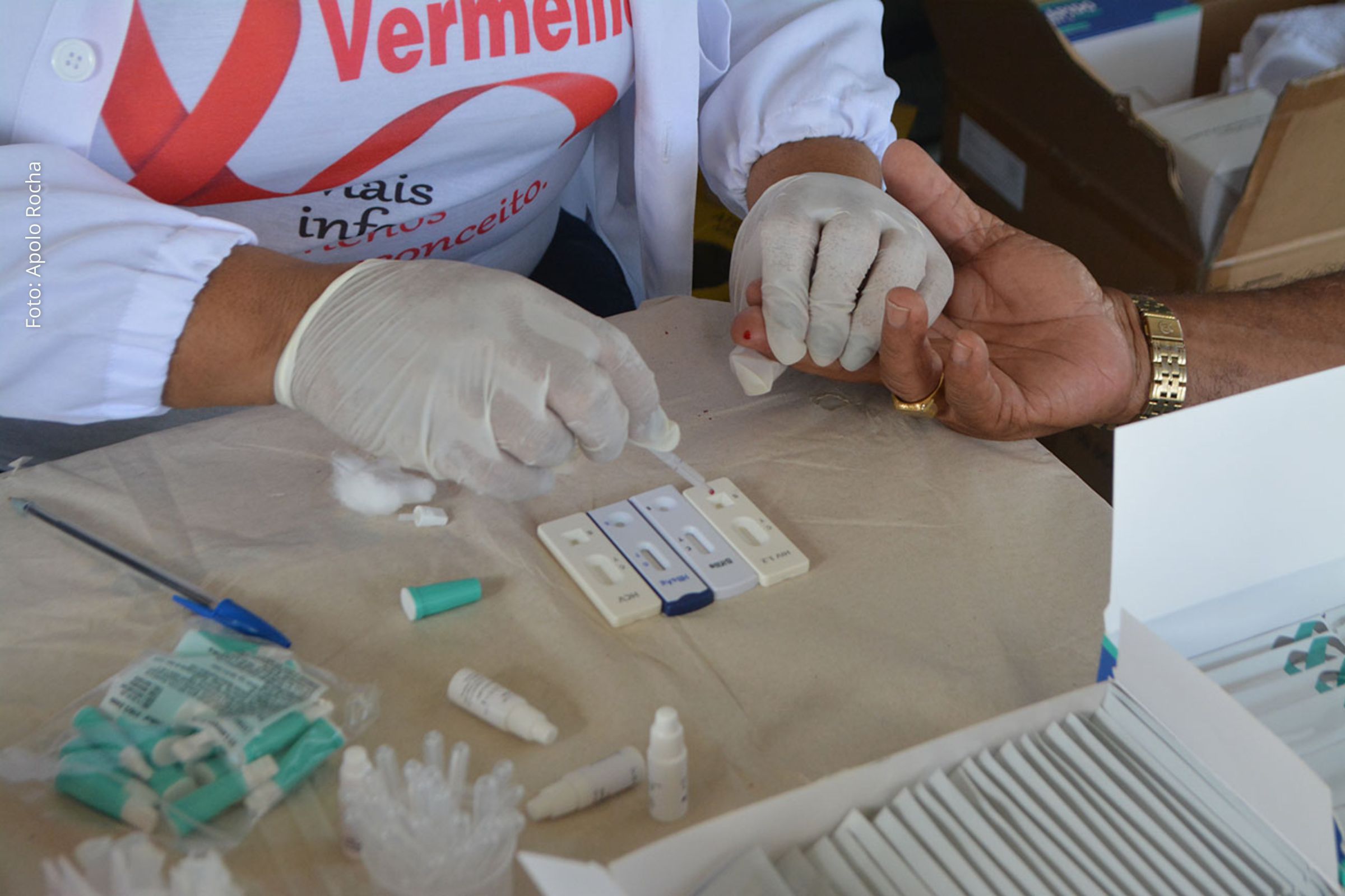 Campanha reforça testagem rápida, educação em saúde e distribuição de preservativos ao longo de todo o mês.