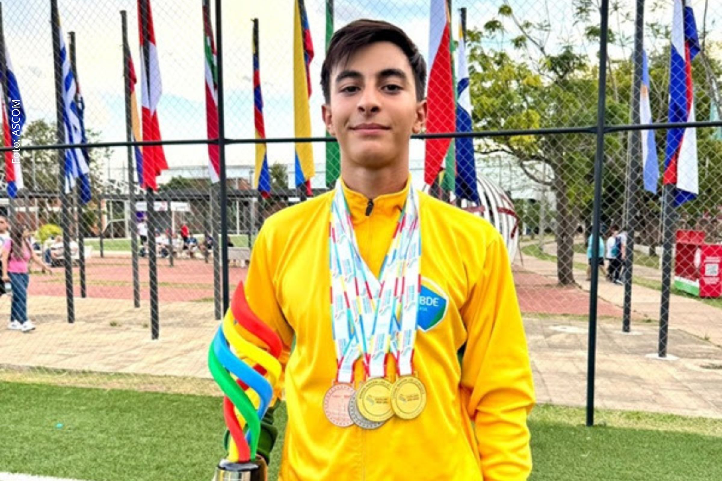 Felipe Viana retorna ao Brasil com dois ouros, uma prata e um bronze após competição no Paraguai.
