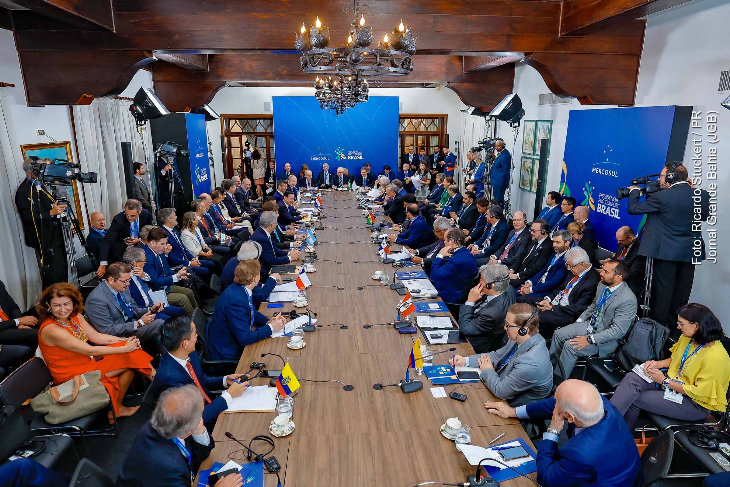 Presidente Lula alerta para risco de guerra na Venezuela, critica ações dos EUA, projeta acordo Mercosul–UE e defende cooperação regional contra o crime organizado