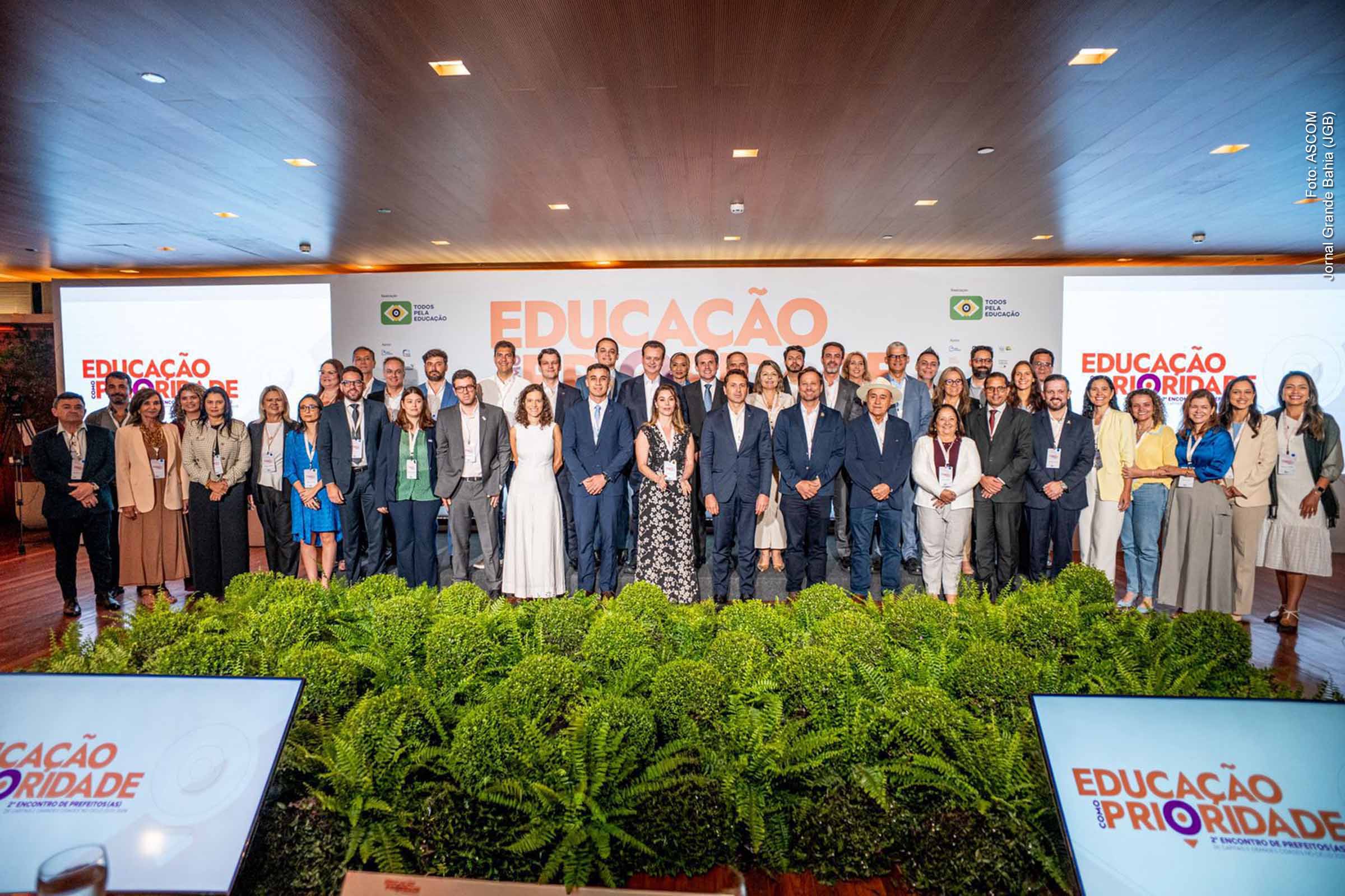 Governo Ronaldo apresenta avanços educacionais de Feira de Santana em encontro nacional do Todos Pela Educação em Brasília; Secretário Pablo Roberto revela dados