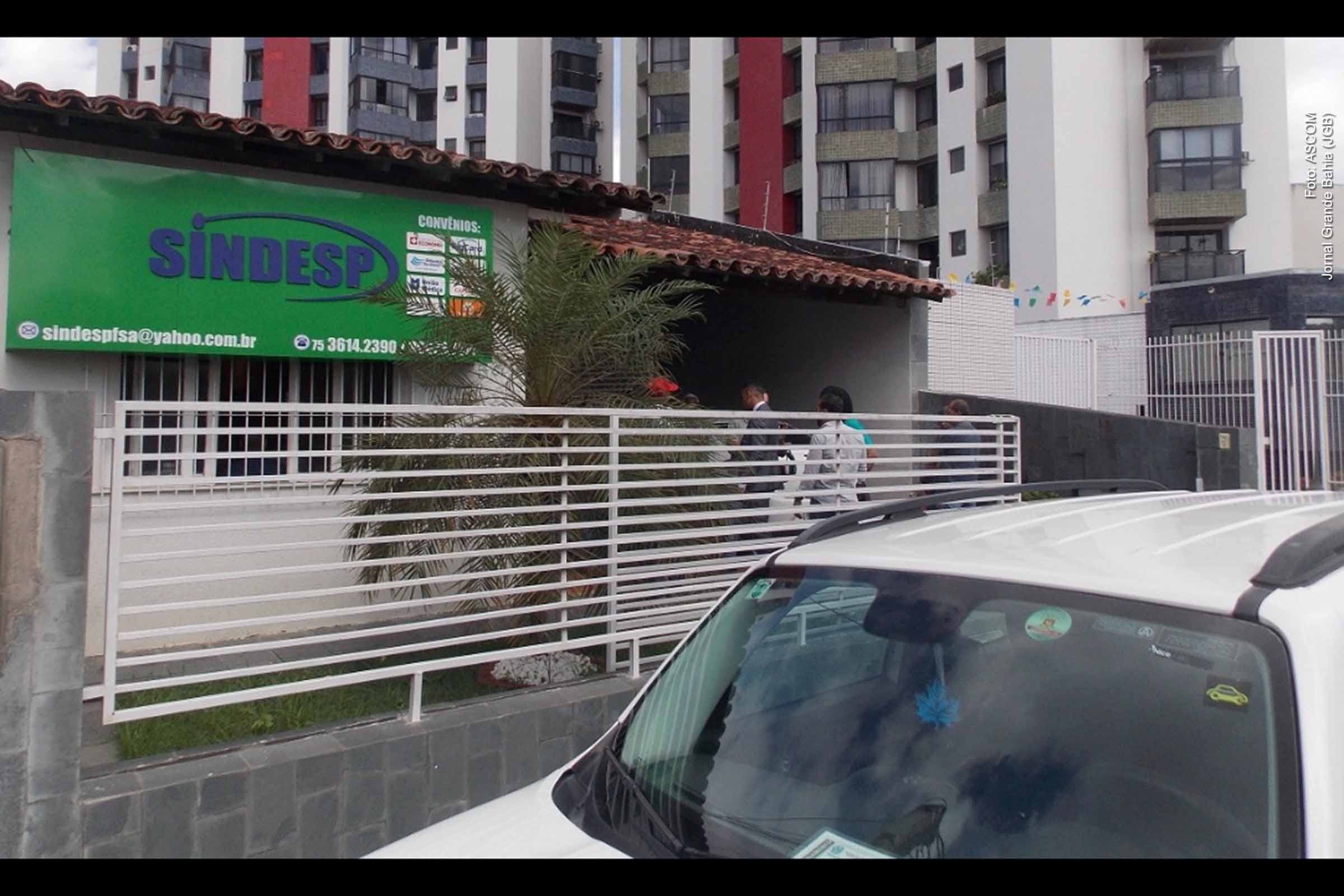 O Sindesp esclareceu que a Prefeitura de Feira de Santana mantém pagamentos em dia ao plano União Médica e que a discussão atual refere-se ao reajuste solicitado devido à sinistralidade superior a 80%. O sindicato afirma não defender aumento ou coparticipação, mas admite risco contratual caso não haja consenso. A entidade segue em negociação com a operadora e o município para garantir atendimento contínuo aos servidores.