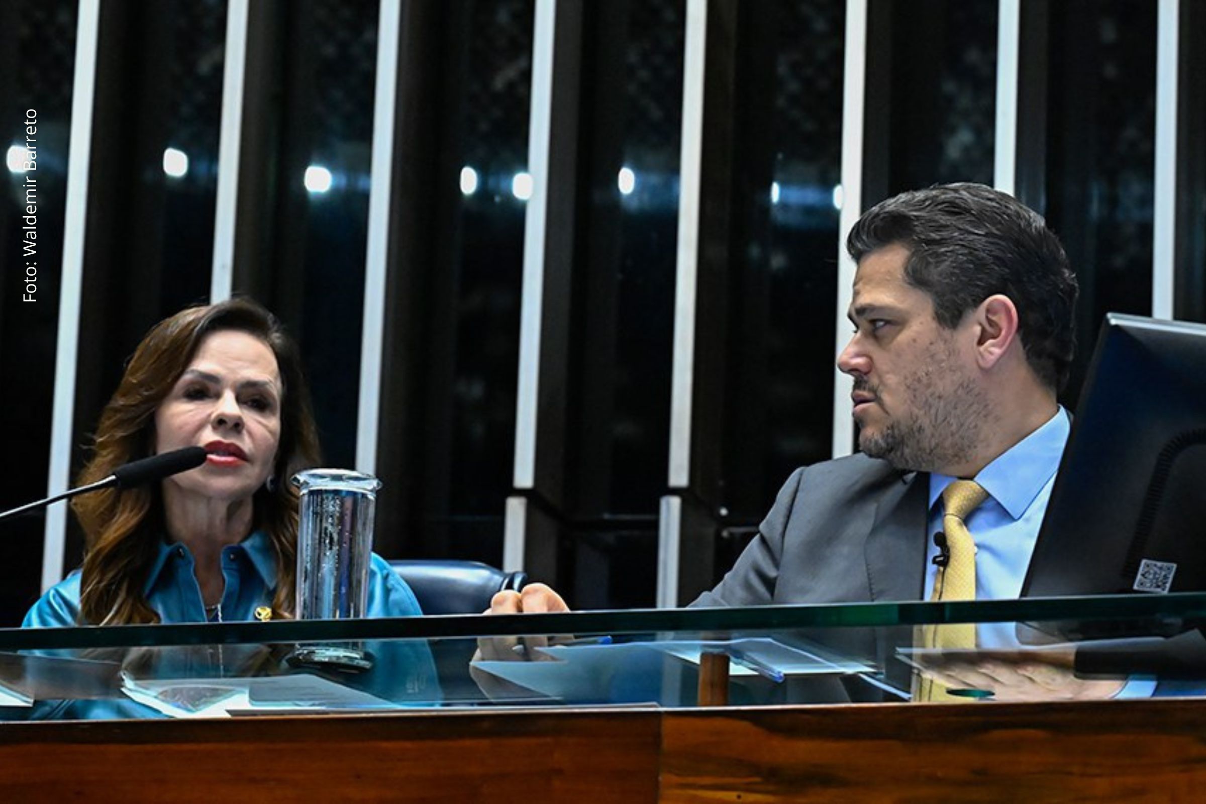 Proposta autoriza estados, Distrito Federal e municípios a quitar direitos remuneratórios suspensos entre 2020 e 2021.