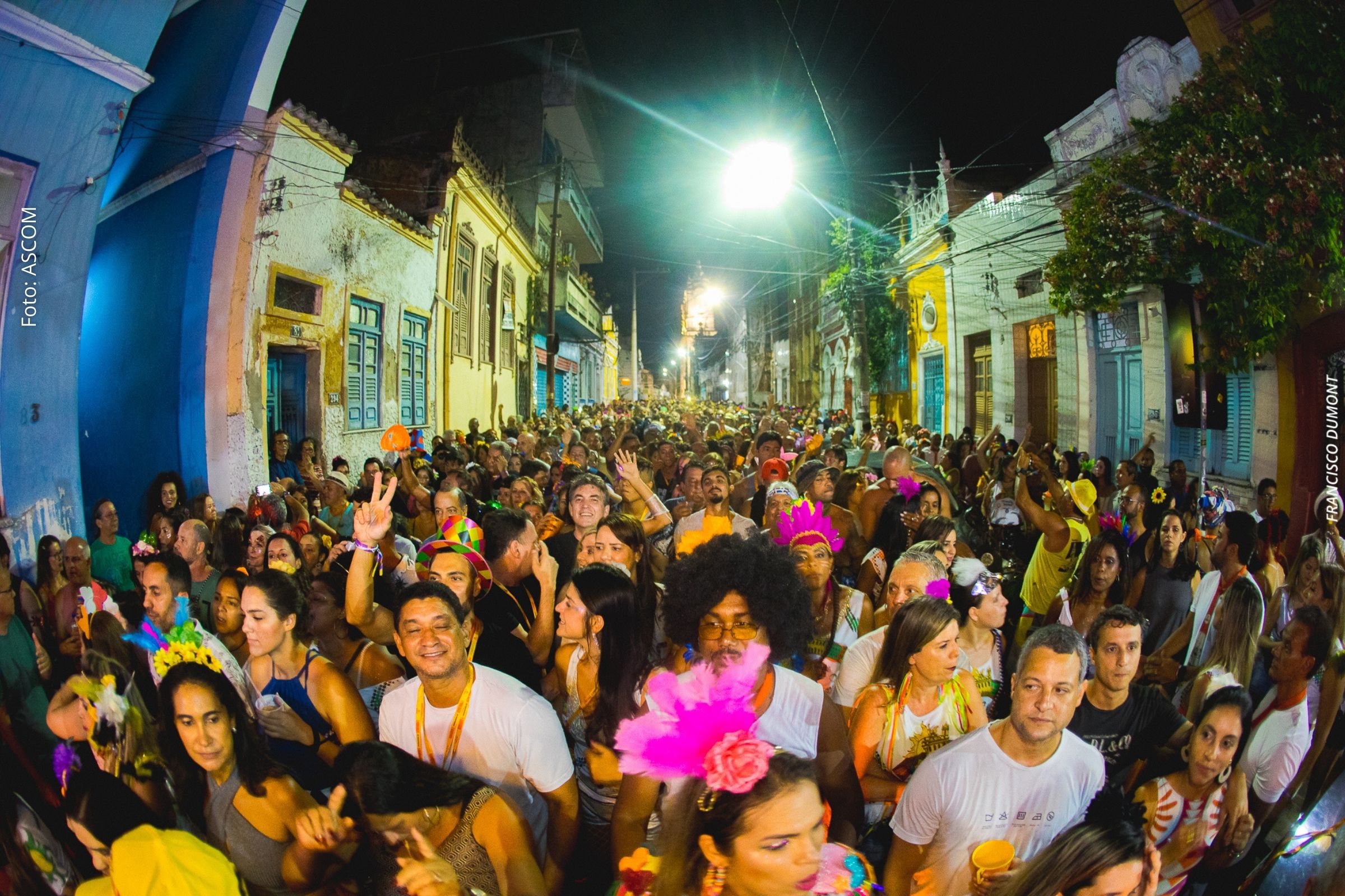 Recomendações do Ministério Público orientam desfiles e mantêm programação fechada, sem novos blocos.