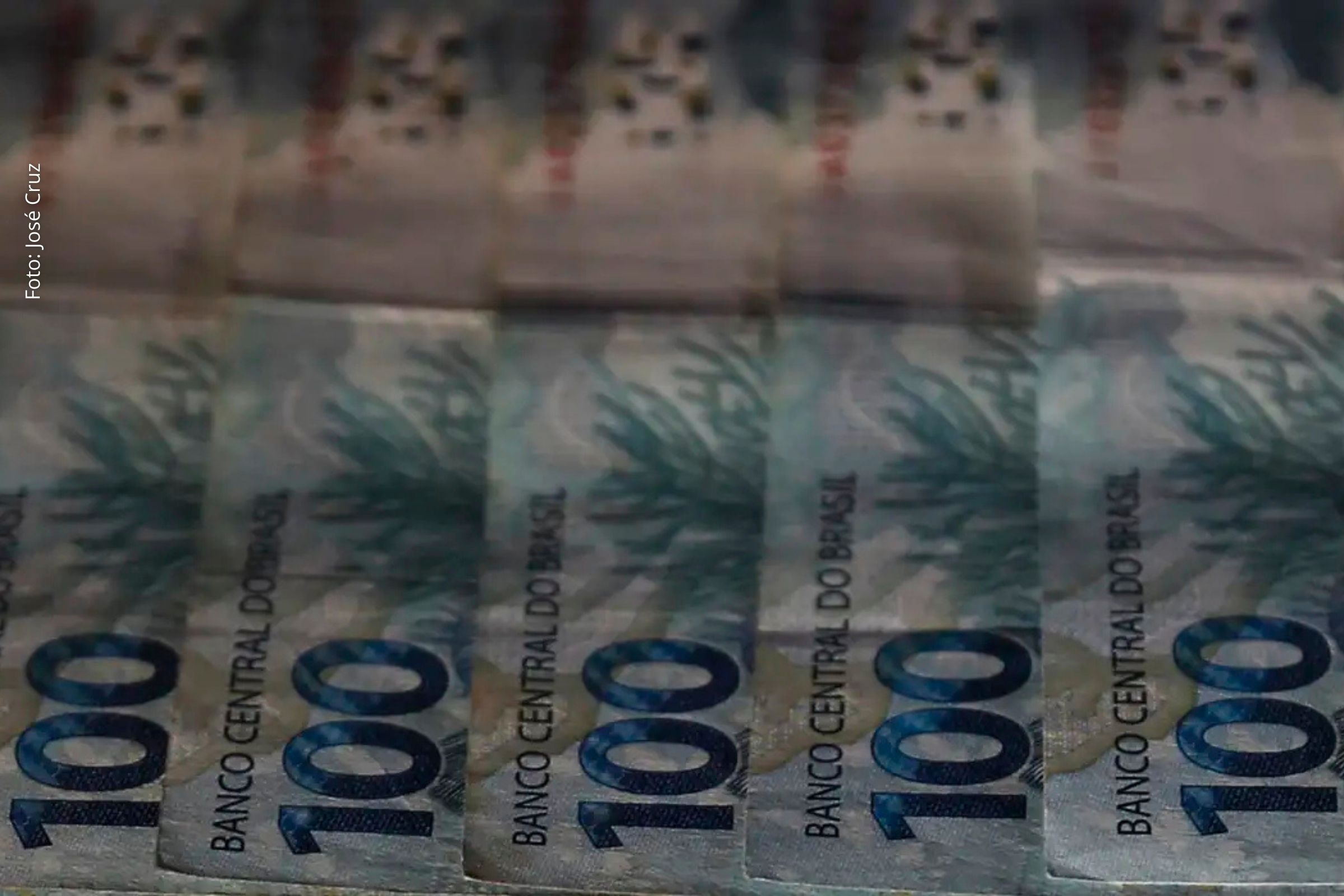 Presidente sanciona PLP 108 com dez vetos que alteram tributação do futebol, cashback social e regras municipais.