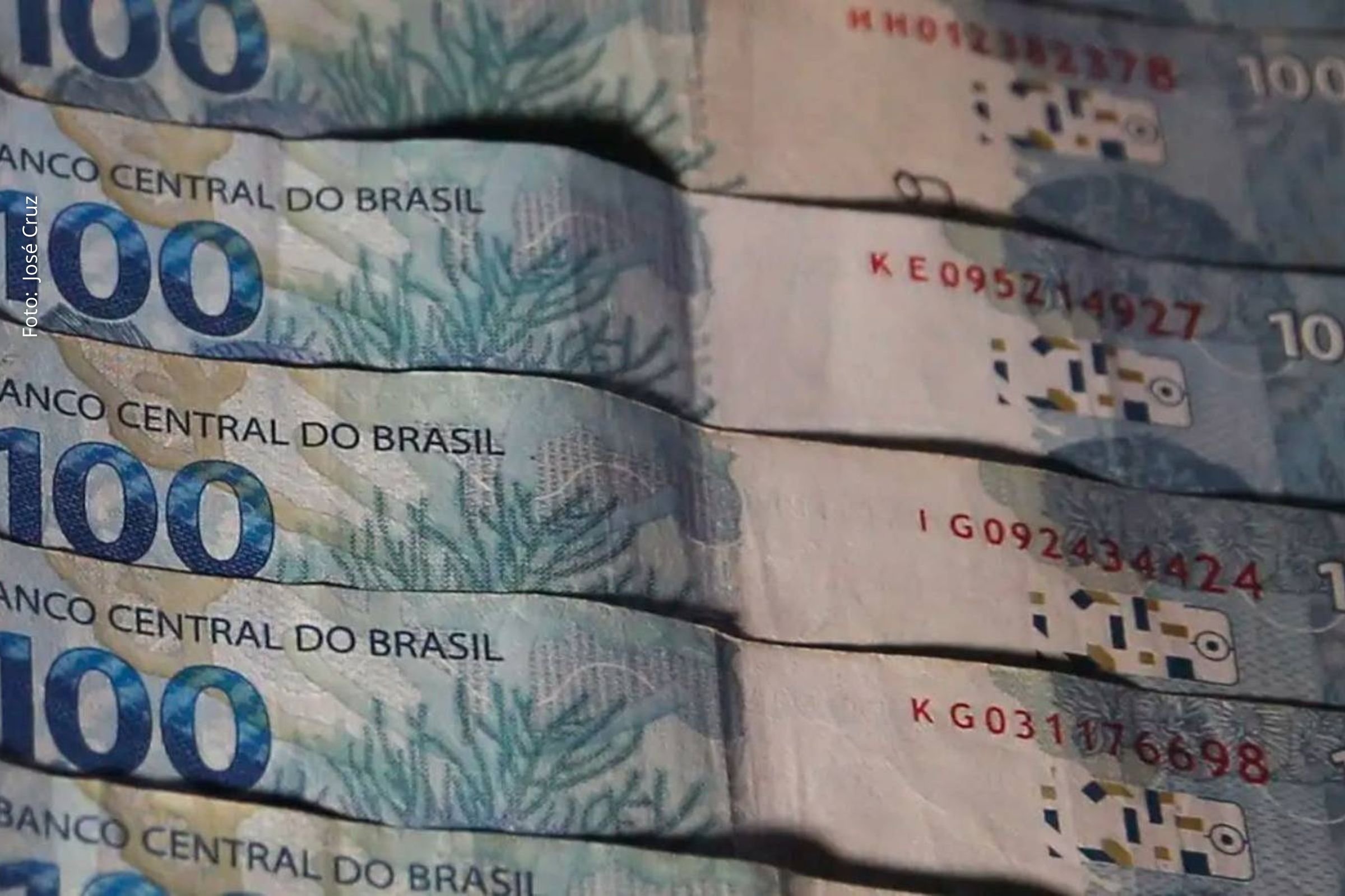 Despesas da União, estados e municípios ultrapassam arrecadação de impostos e acendem debate sobre eficiência fiscal.