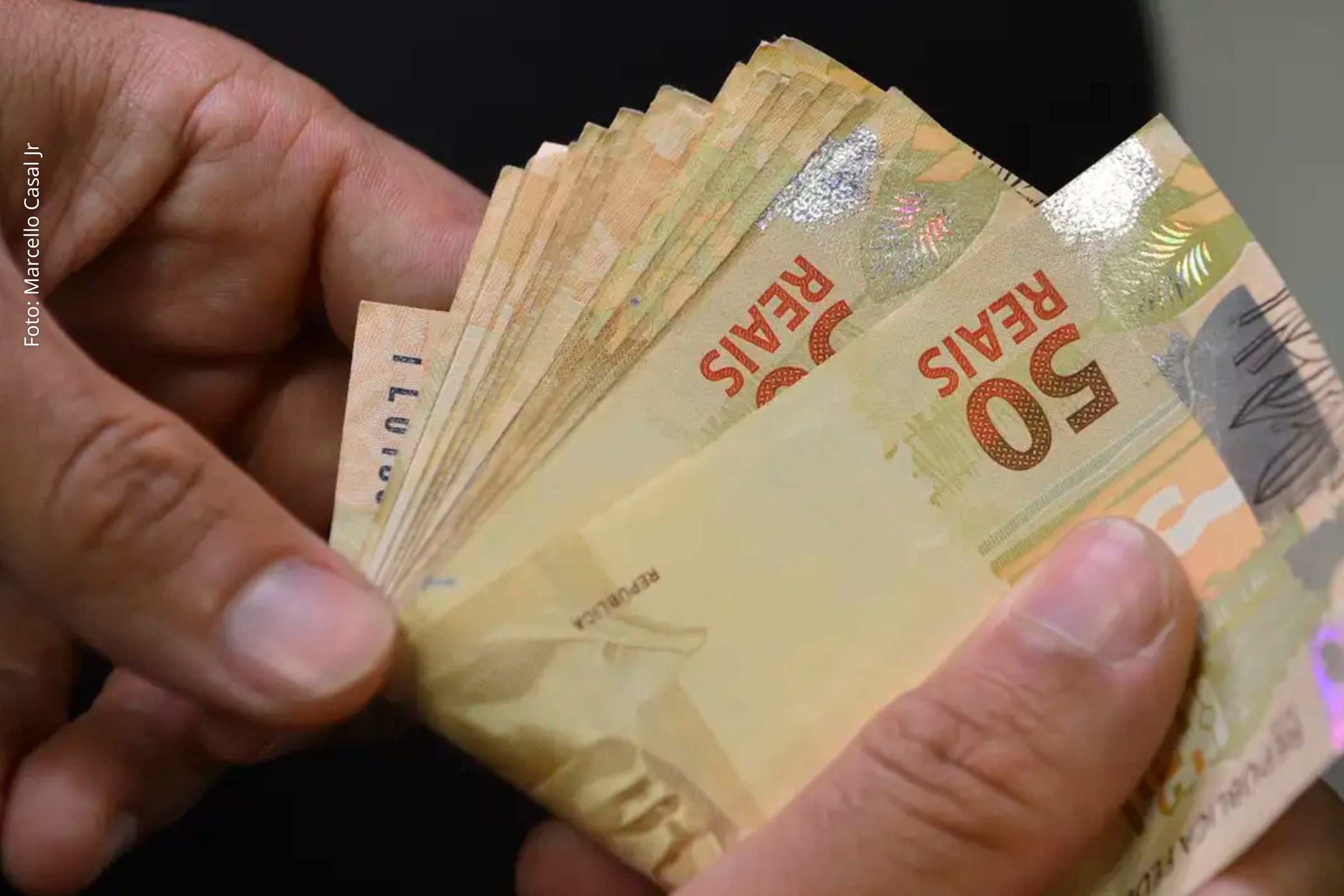 Atualização das faixas salariais segue o INPC de 2024 e amplia valores mínimo e máximo do benefício pago a trabalhadores demitidos sem justa causa.