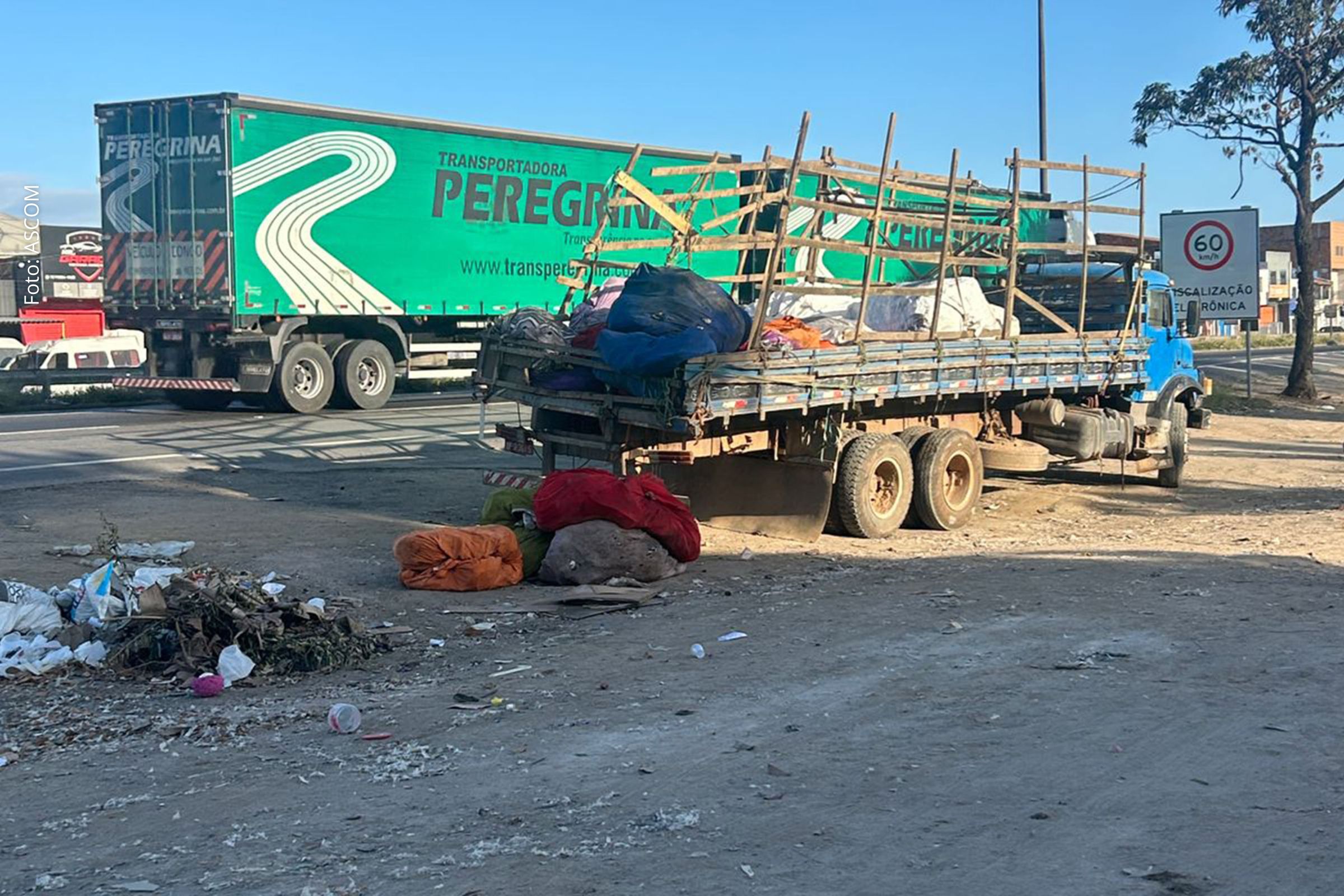 SESP de Feira de Santana notifica 25 infratores por abandono de imóveis e descarte irregular de resíduos em vias públicas