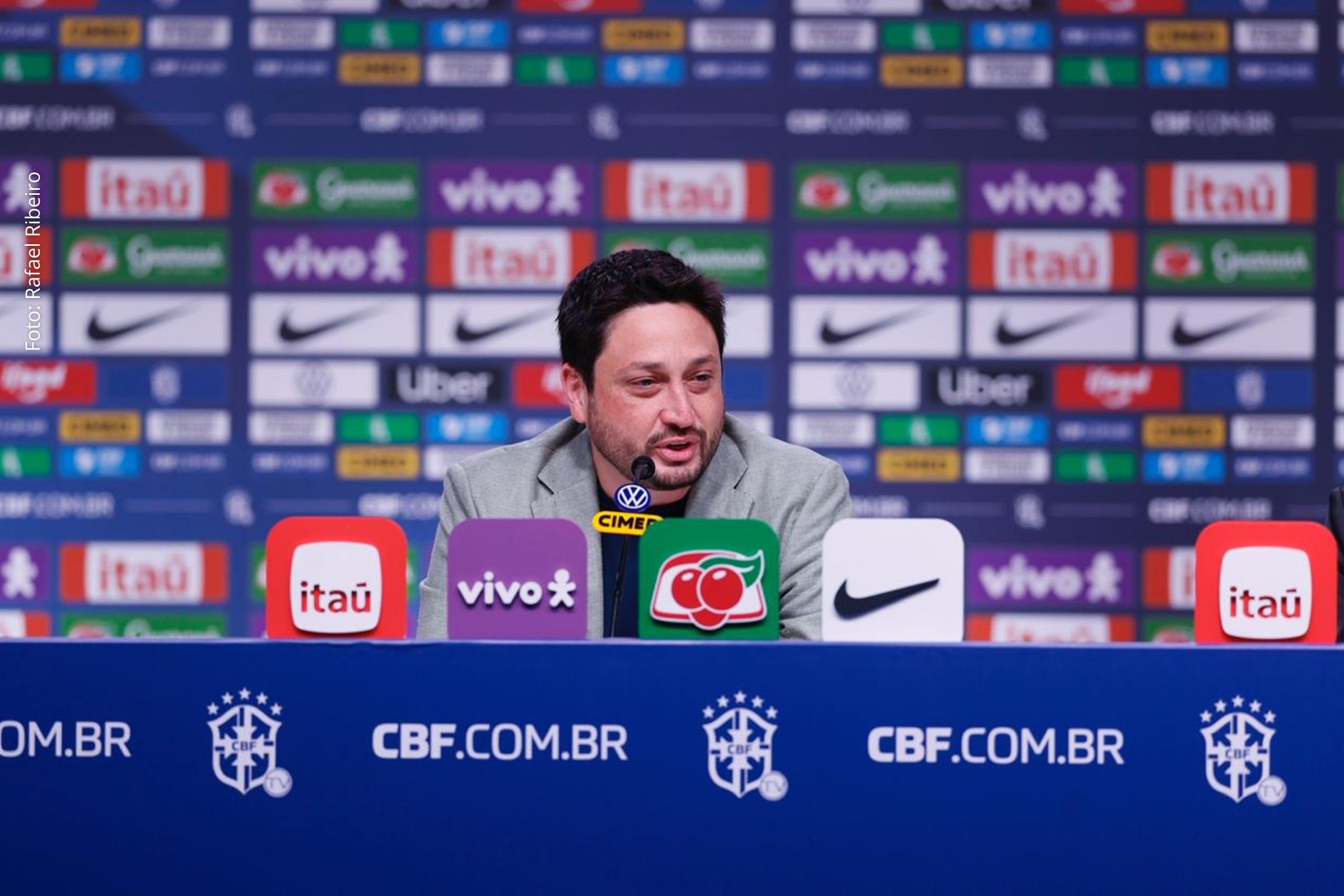 Treinador define 26 jogadoras e calendário internacional que integra preparação para a Copa do Mundo Feminina de 2027.