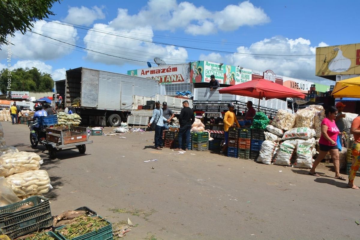 Vereadores cobram controle de entrada, fiscalização da gestão e audiência pública para discutir organização do entreposto.