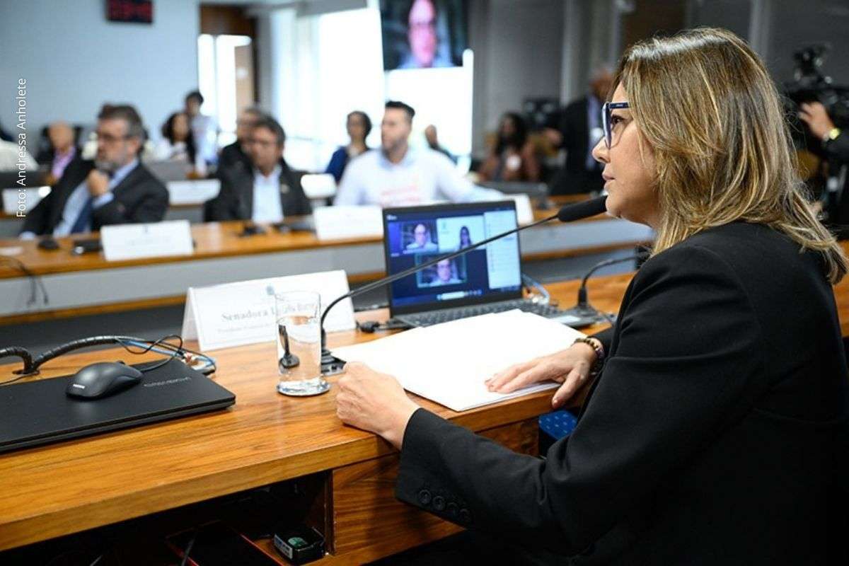 Participantes defendem regras para jornada, saúde ocupacional, home office e impacto de novas tecnologias no setor.