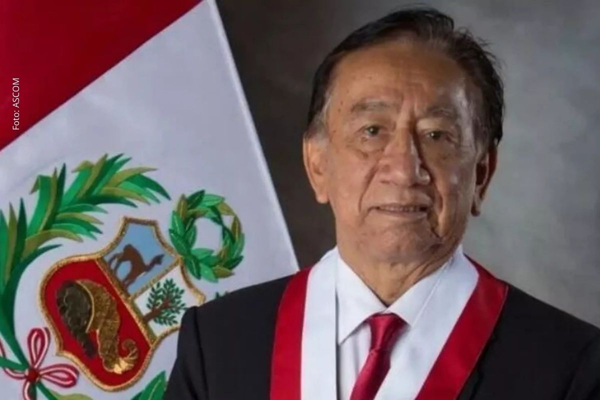 Parlamentar do Perú Libre assume comando do Legislativo após votação que afastou presidente interino.