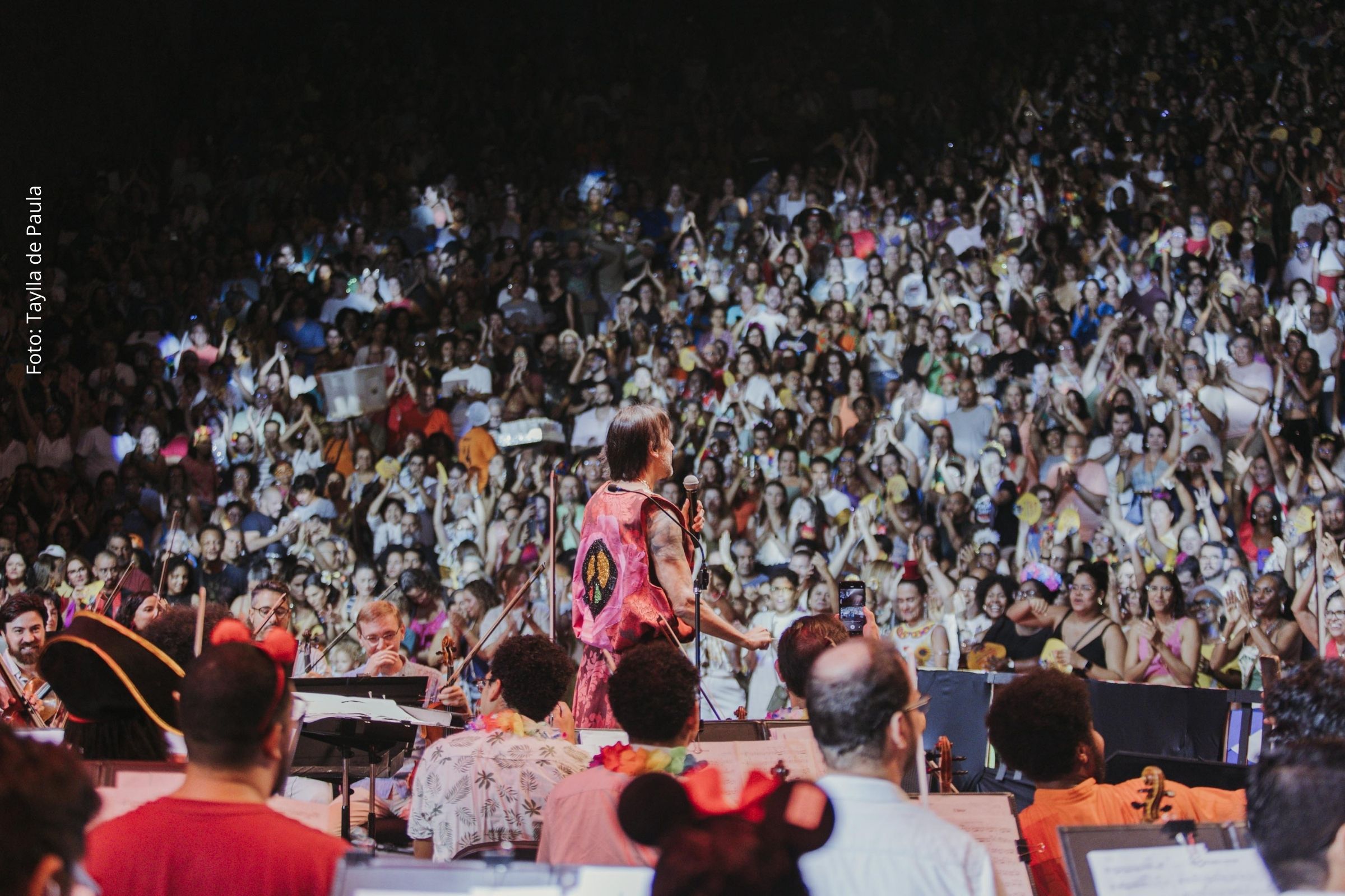 Apresentações no Pelourinho e na Concha Acústica reúnem orquestra sinfônica e artistas da música baiana após o Carnaval.
