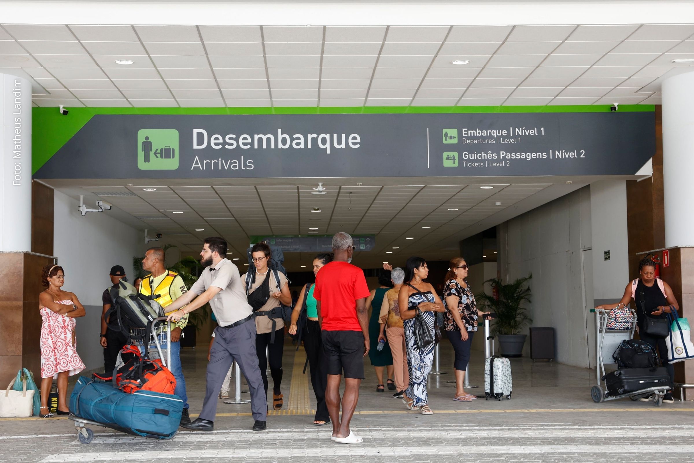 Terminal Salvador amplia horários, realiza viagens extras e concentra mais de 30 mil pessoas no dia de maior movimento.