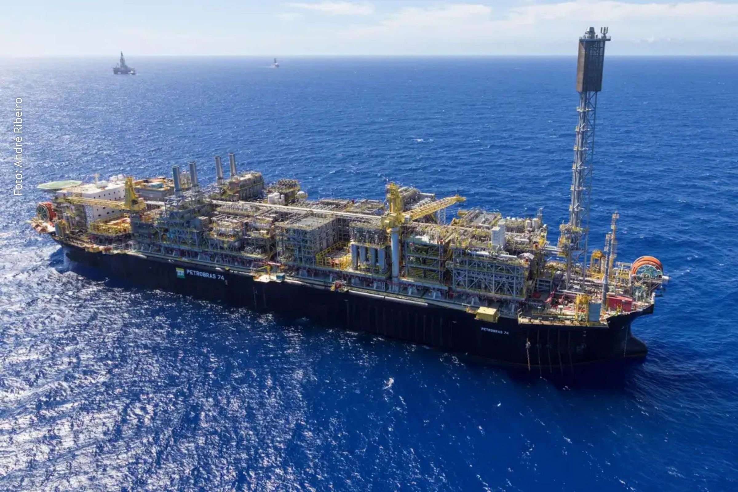 Estatal supera metas operacionais, aumenta vendas externas em 27% e reforça capacidade com novas plataformas na Bacia de Santos.