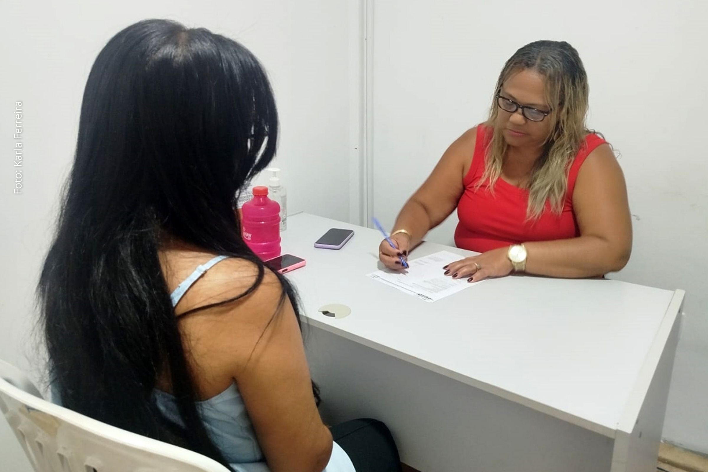 Secretaria da Mulher de Feira de Santana amplia atendimento humanizado com equipe multidisciplinar, apoio jurídico e encaminhamentos a vítimas de violência