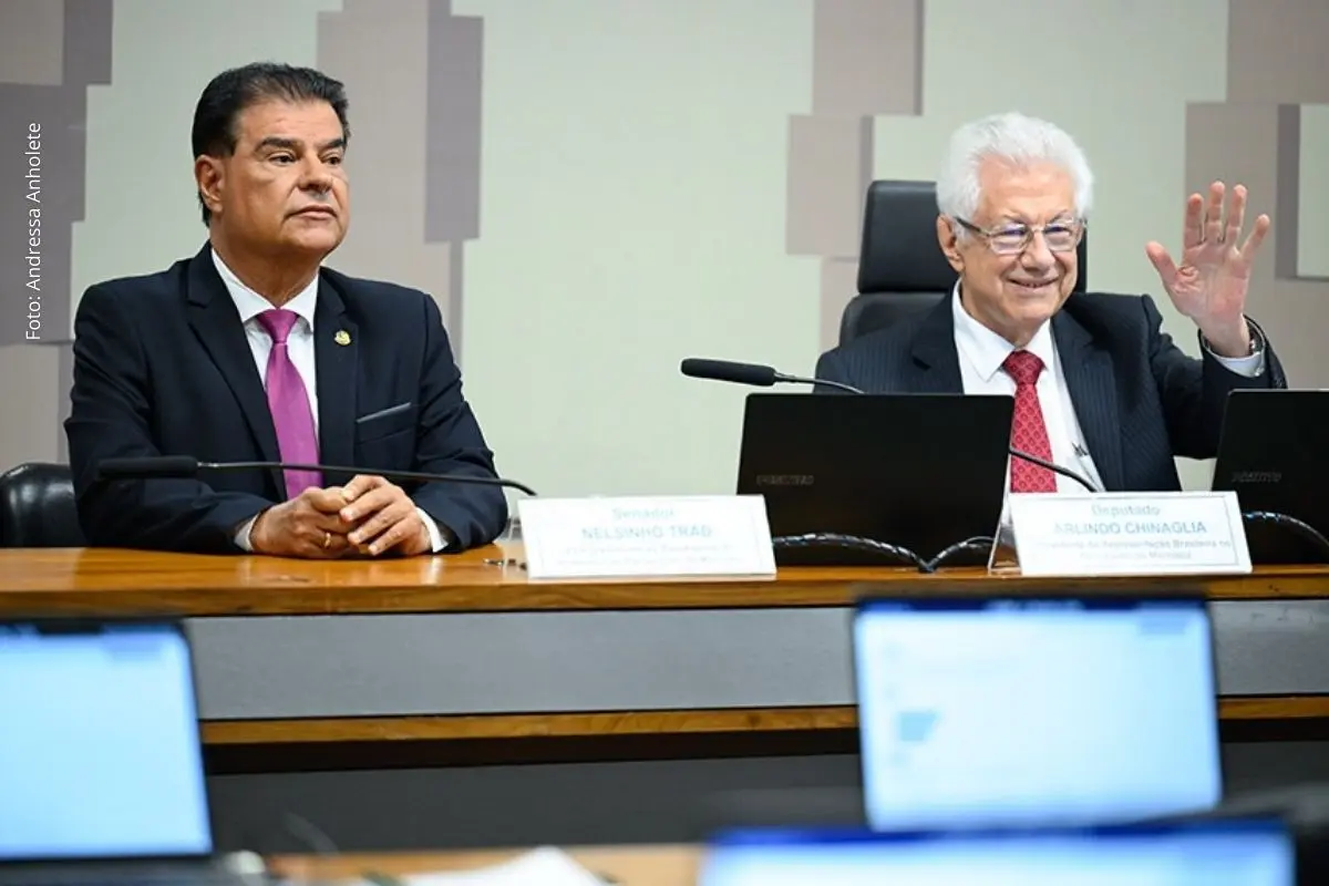 Relatório foi aprovado por unanimidade e prevê redução gradual de tarifas, salvaguardas setoriais e integração de mercado entre os dois blocos.