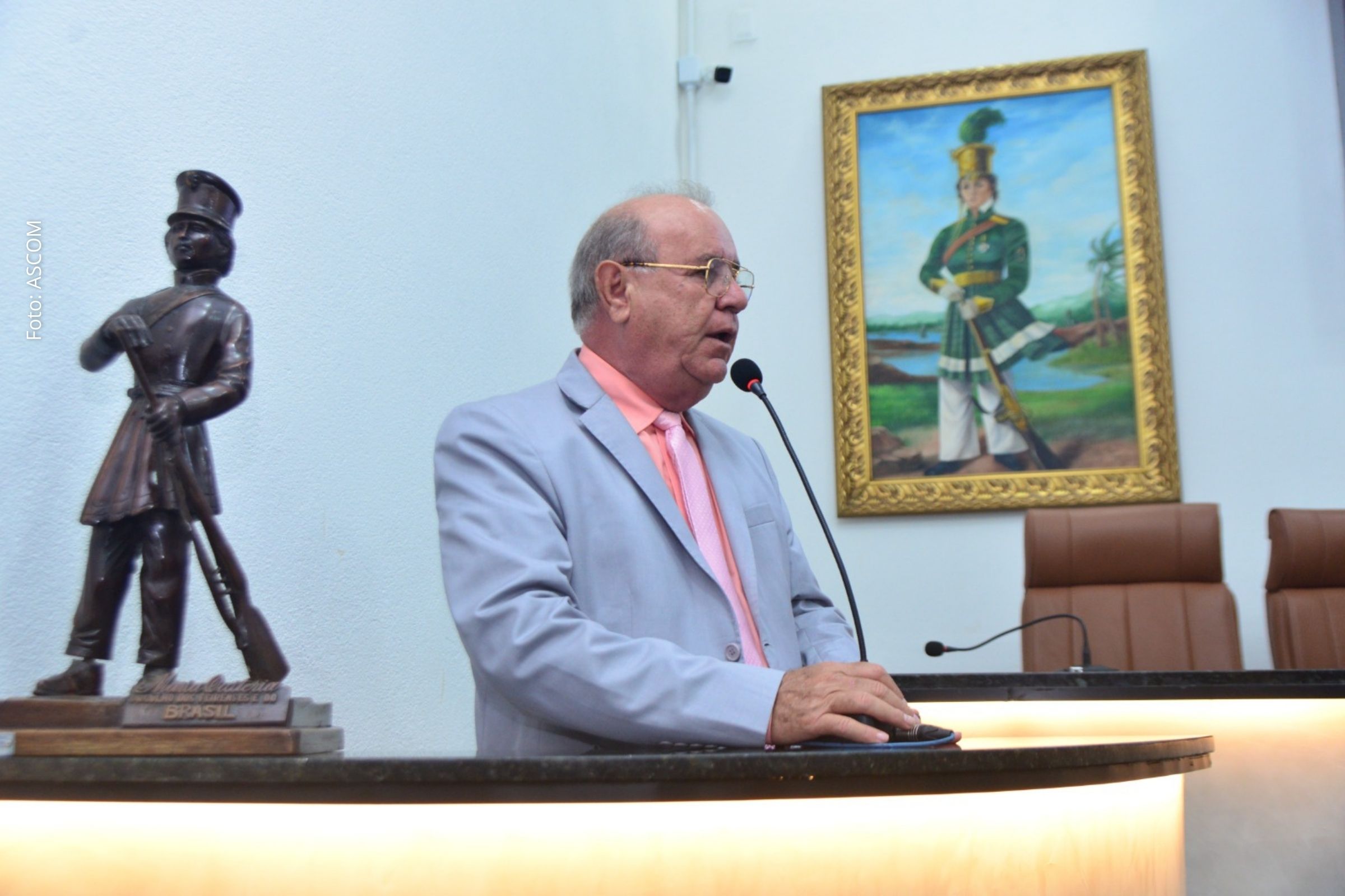 Obras de infraestrutura urbana e condução administrativa do Legislativo foram temas de discursos durante sessão.