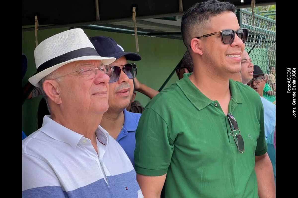 A Câmara de Feira de Santana aprovou, por unanimidade, a concessão da Comenda Maria Quitéria a Matheus Pinheiro, subsecretário de Governo e líder jovem do União Brasil. A homenagem reconhece sua atuação na gestão municipal e articulação política. A distinção, principal honraria do Legislativo local, reforça sua presença institucional, embora levante debate sobre critérios objetivos na concessão de reconhecimentos públicos.