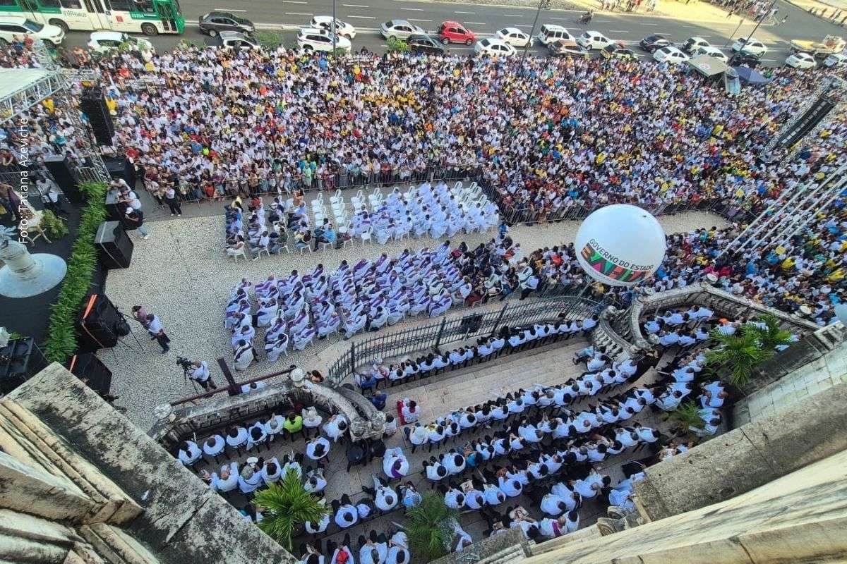 Programação com celebrações católicas, música gospel e festivais culturais movimentou Salvador e municípios do interior no fim de semana.