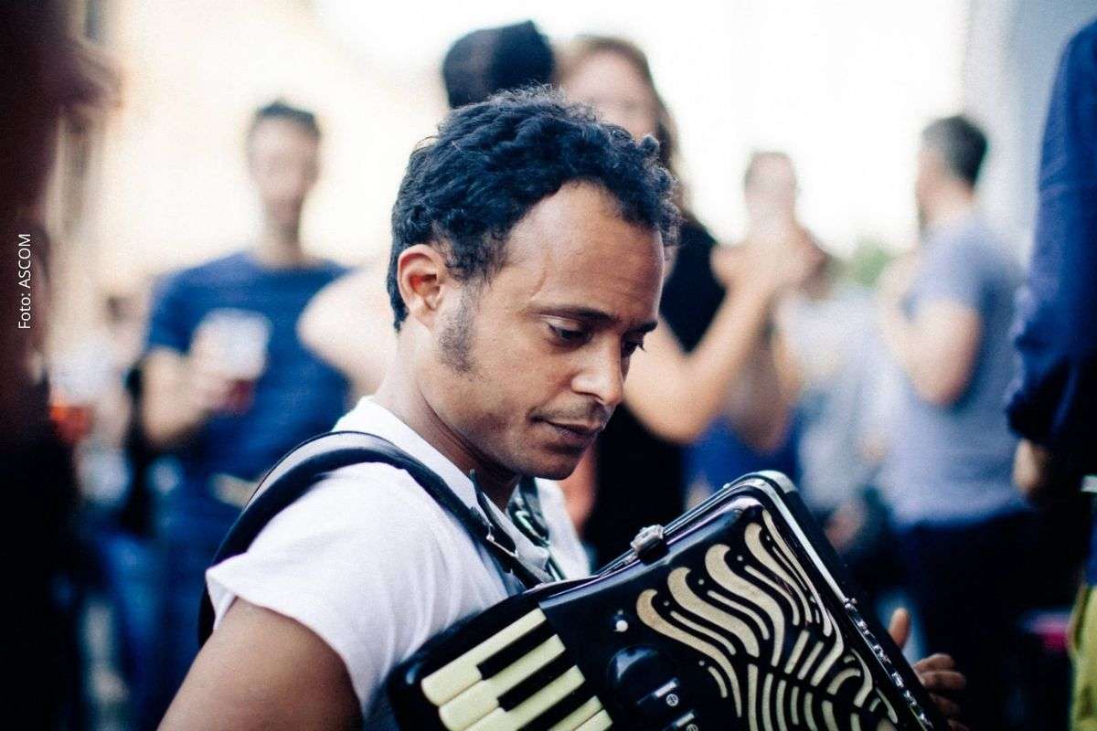 Evento idealizado por Cacau Moutinho será realizado em Serrinha e reunirá artistas, oficinas e fórum cultural.