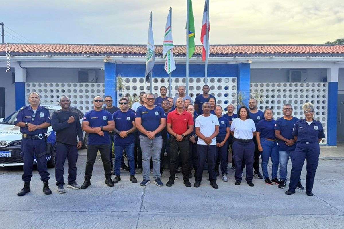 Capacitação promovida pela secretaria municipal inclui técnicas pré-hospitalares e entrega de kits de primeiros socorros para viaturas.