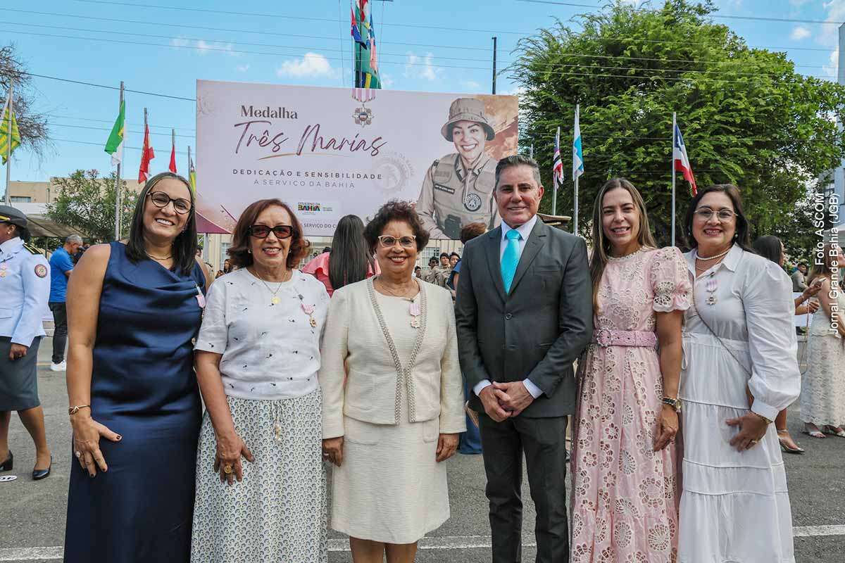 A Medalha do Mérito Três Marias homenageou 195 mulheres em Salvador, incluindo desembargadoras, juíza e servidoras do TJBA, em reconhecimento à atuação institucional e à defesa dos direitos das mulheres. Criada pela Polícia Militar da Bahia em 2023, a honraria valoriza o protagonismo feminino e referencia figuras históricas. A cerimônia reforçou a integração entre Judiciário e segurança pública, além de destacar a importância do reconhecimento institucional.