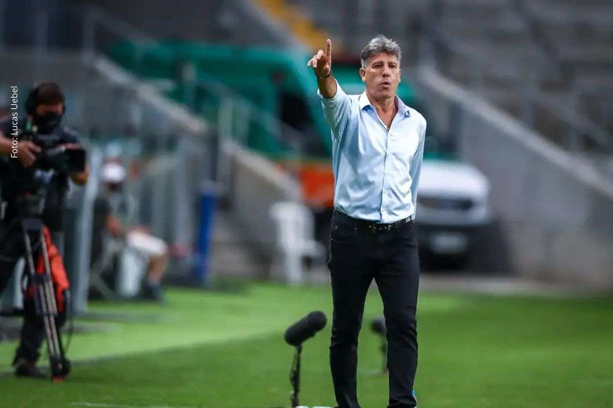 Treinador assume comando do futebol profissional, substitui Fernando Diniz e realiza primeiro treino no CT Moacyr Barbosa.