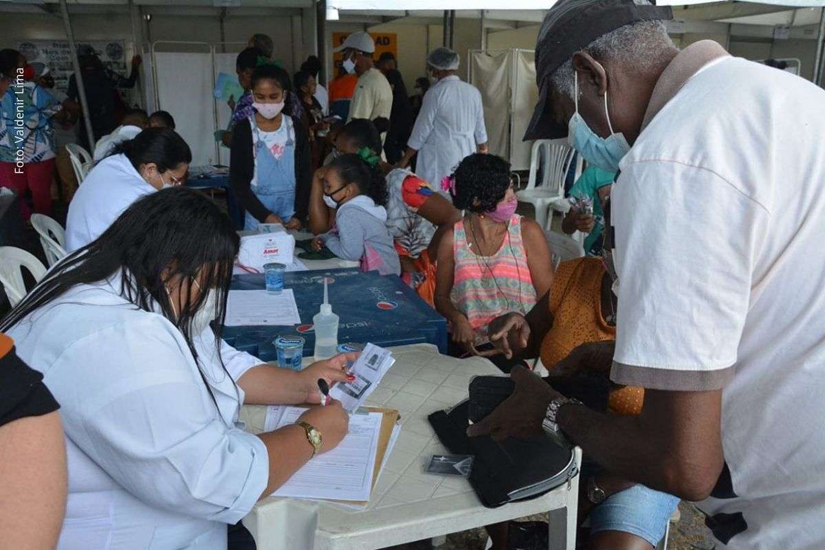 Proposta do vereador prevê unidades móveis e mutirões para levar atendimentos médicos e psicossociais a bairros afastados e distritos rurais.