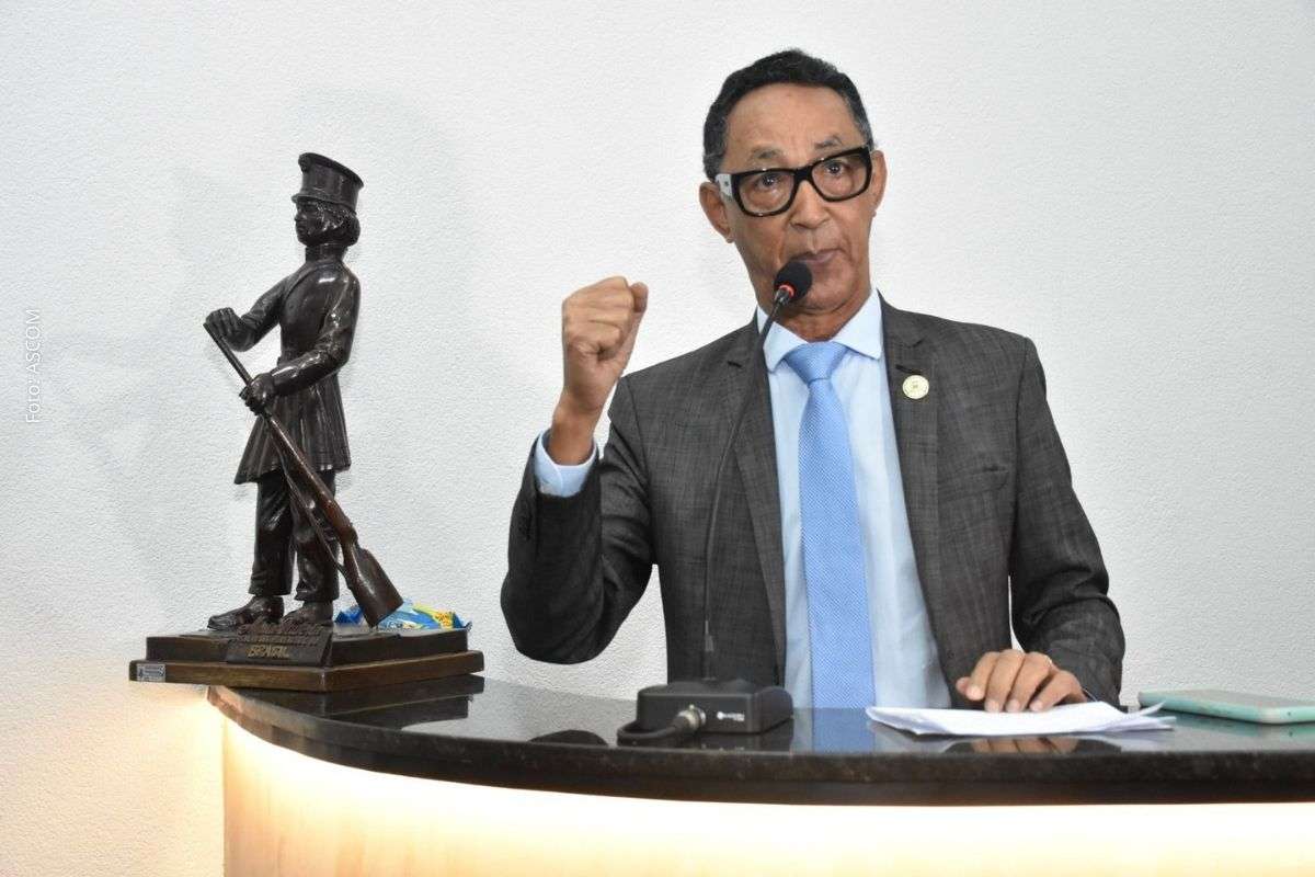Vereador Edvaldo Lima encaminha indicação à Prefeitura e requerimento à Embasa solicitando obras de infraestrutura na comunidade.