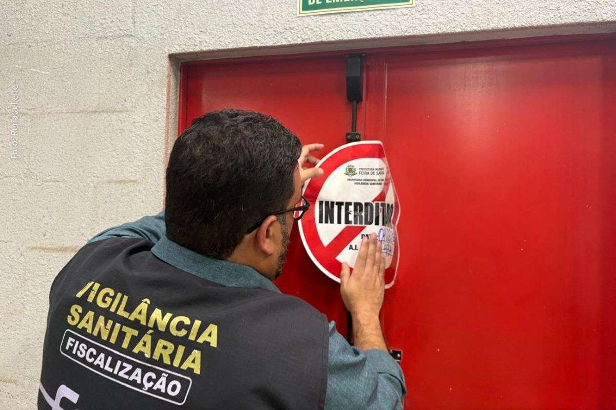 Ação conjunta da Vigilância Sanitária e do Núcleo Regional de Saúde ocorreu na avenida Artêmia Pires, em Feira de Santana.