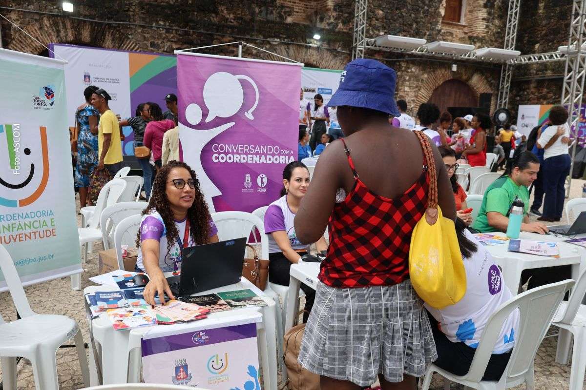 Ação do TJBA reuniu 19 instituições e ofereceu serviços essenciais à população em situação de rua.
