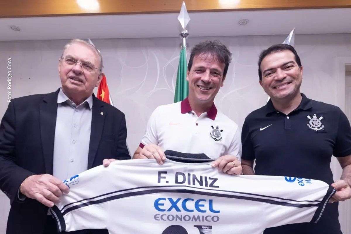 Novo treinador assume o comando do time e inicia preparação para estreia na Libertadores.
