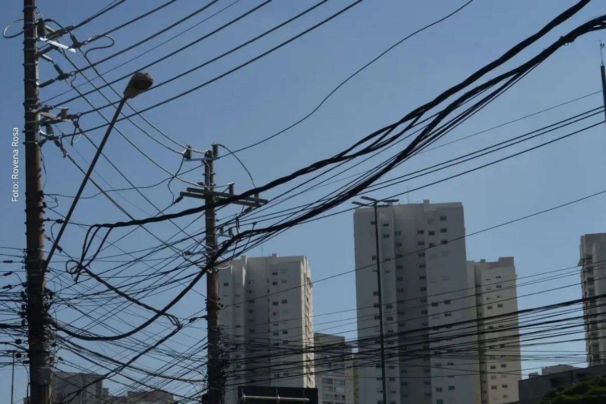 Nova legislação endurece fiscalização e estabelece fechamento de estabelecimentos irregulares envolvidos na comercialização de fios furtados.
