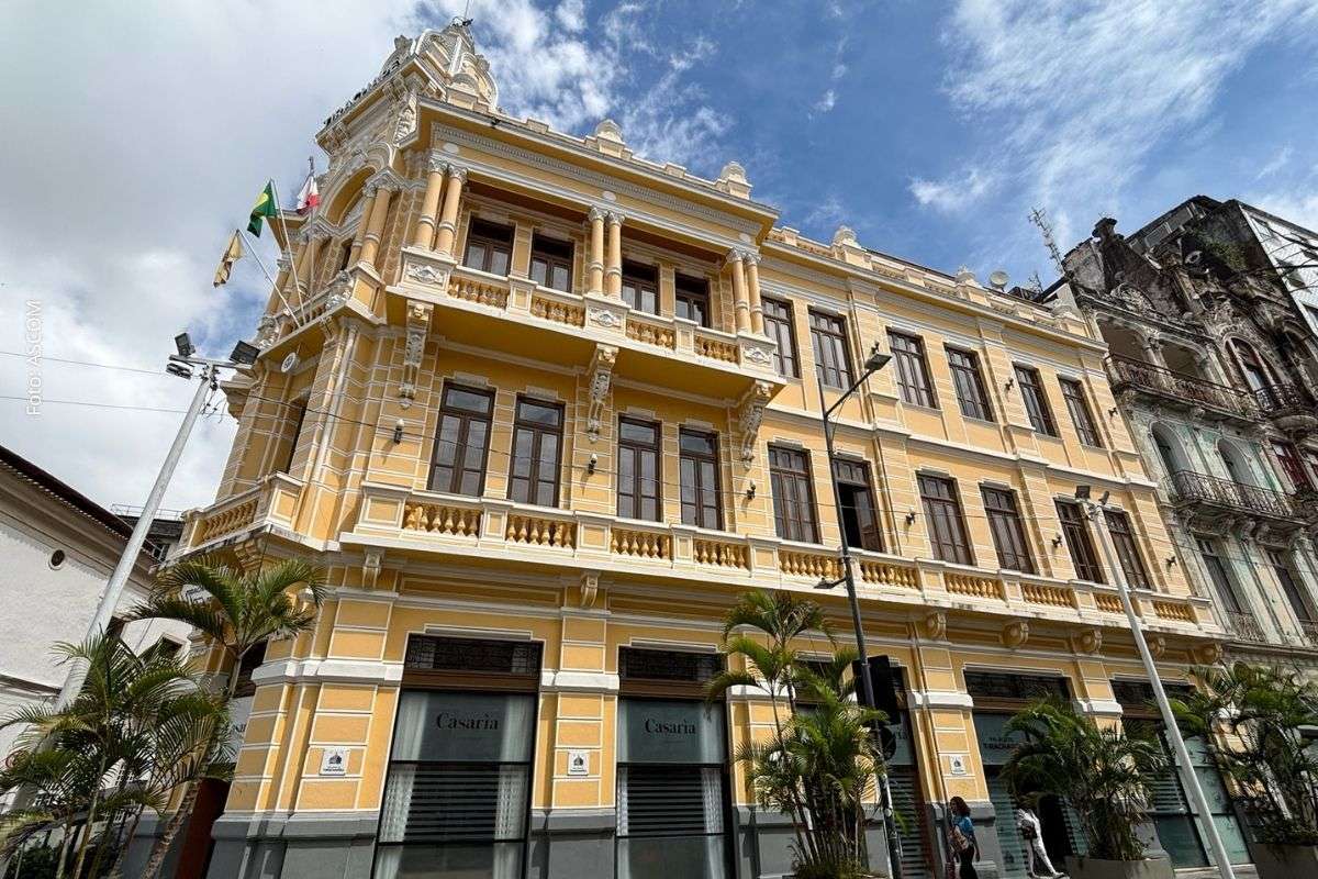 Shows reúnem artistas da música brasileira no Palacete Tira Chapéu, no Pelourinho.