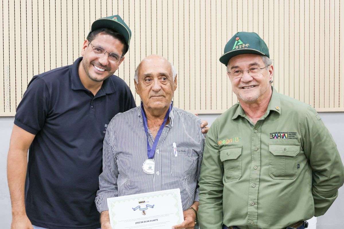Premiação destaca agricultores, pecuaristas e lideranças durante abertura da 25ª Expoagri.